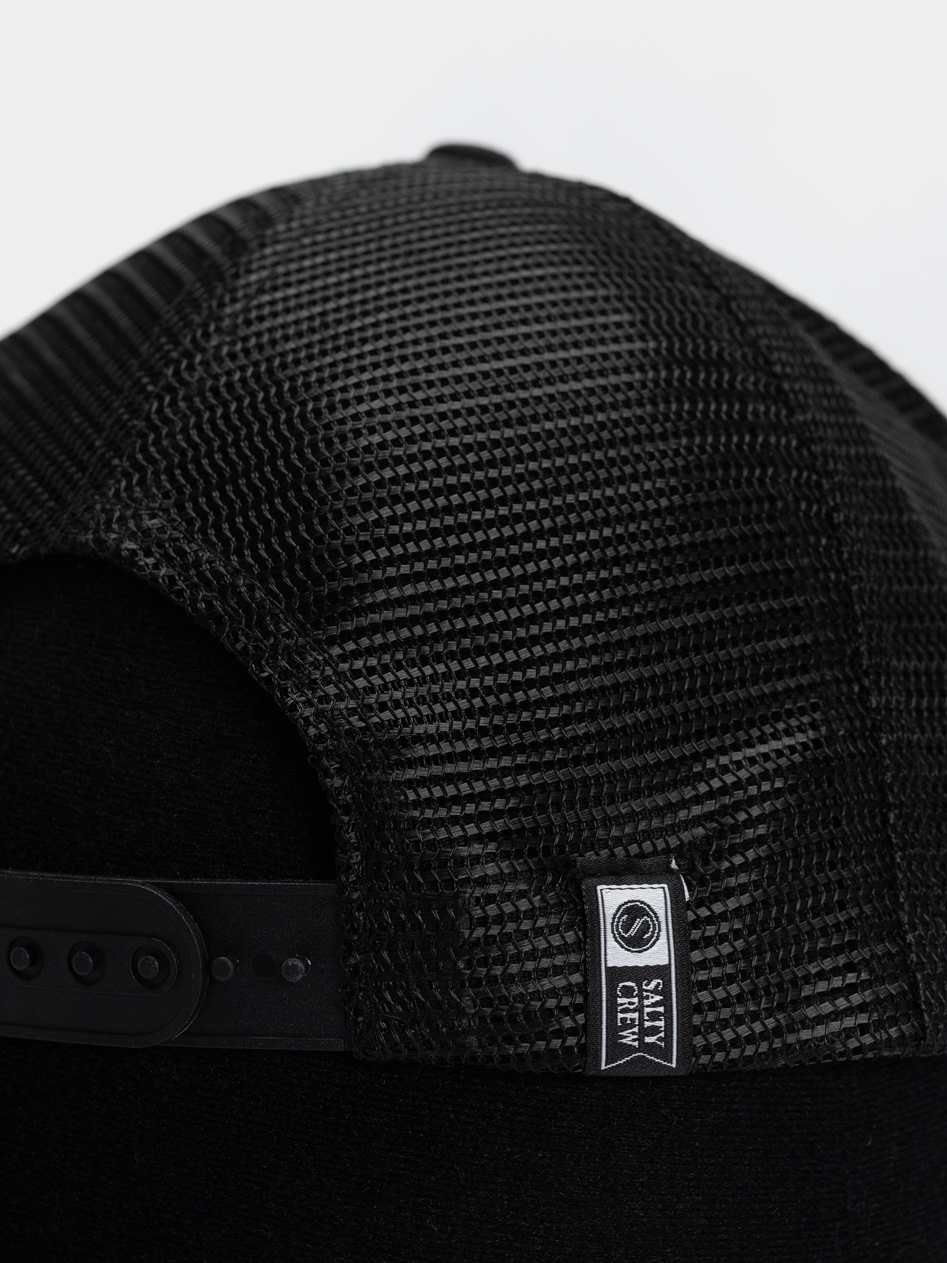 Salty Crew Cap Border Trucker (black camo)