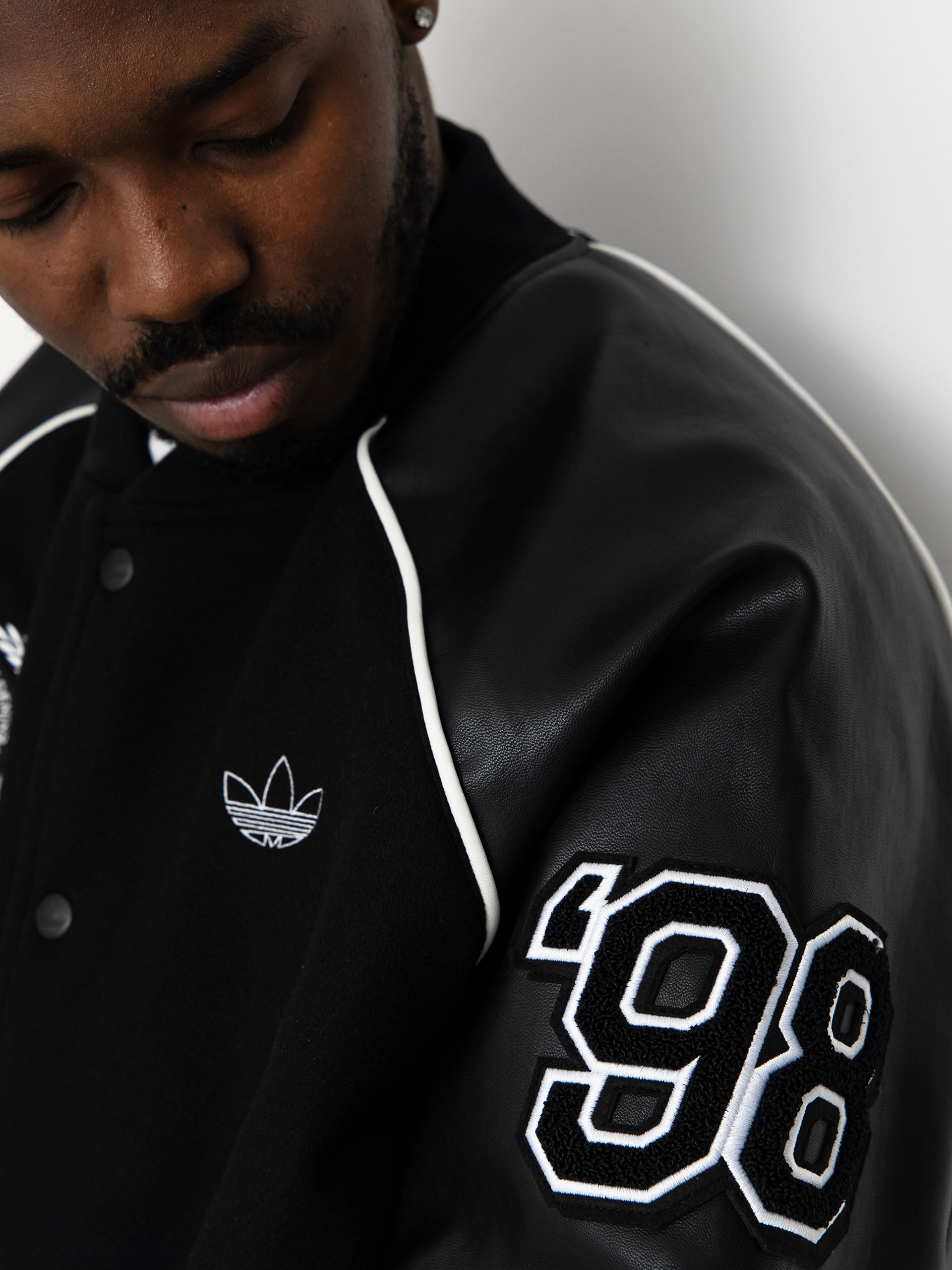 adidas Tyshawn Jacke (black/white)
