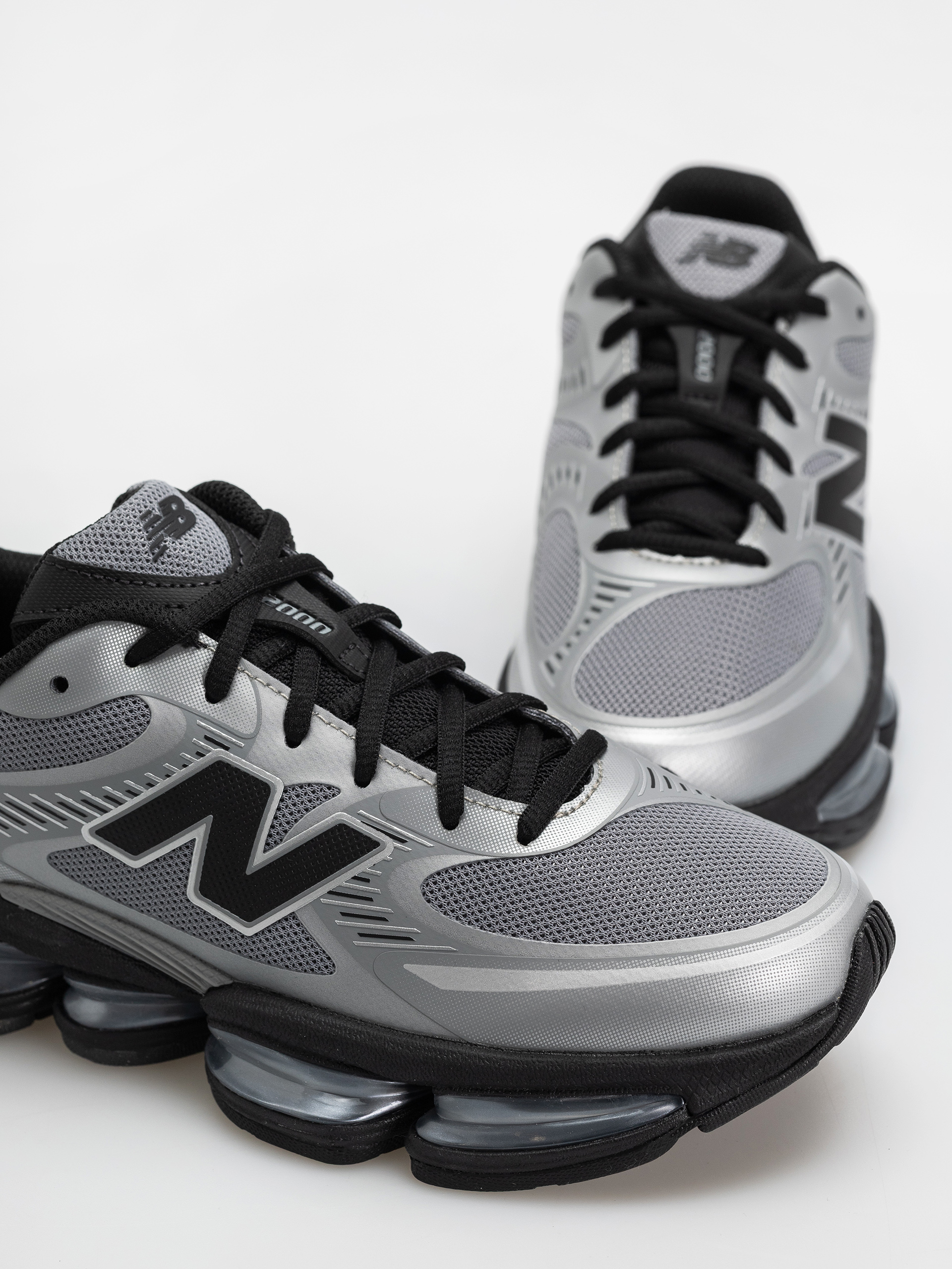 New Balance 2000 Shoes (slate grey/silver metallic)