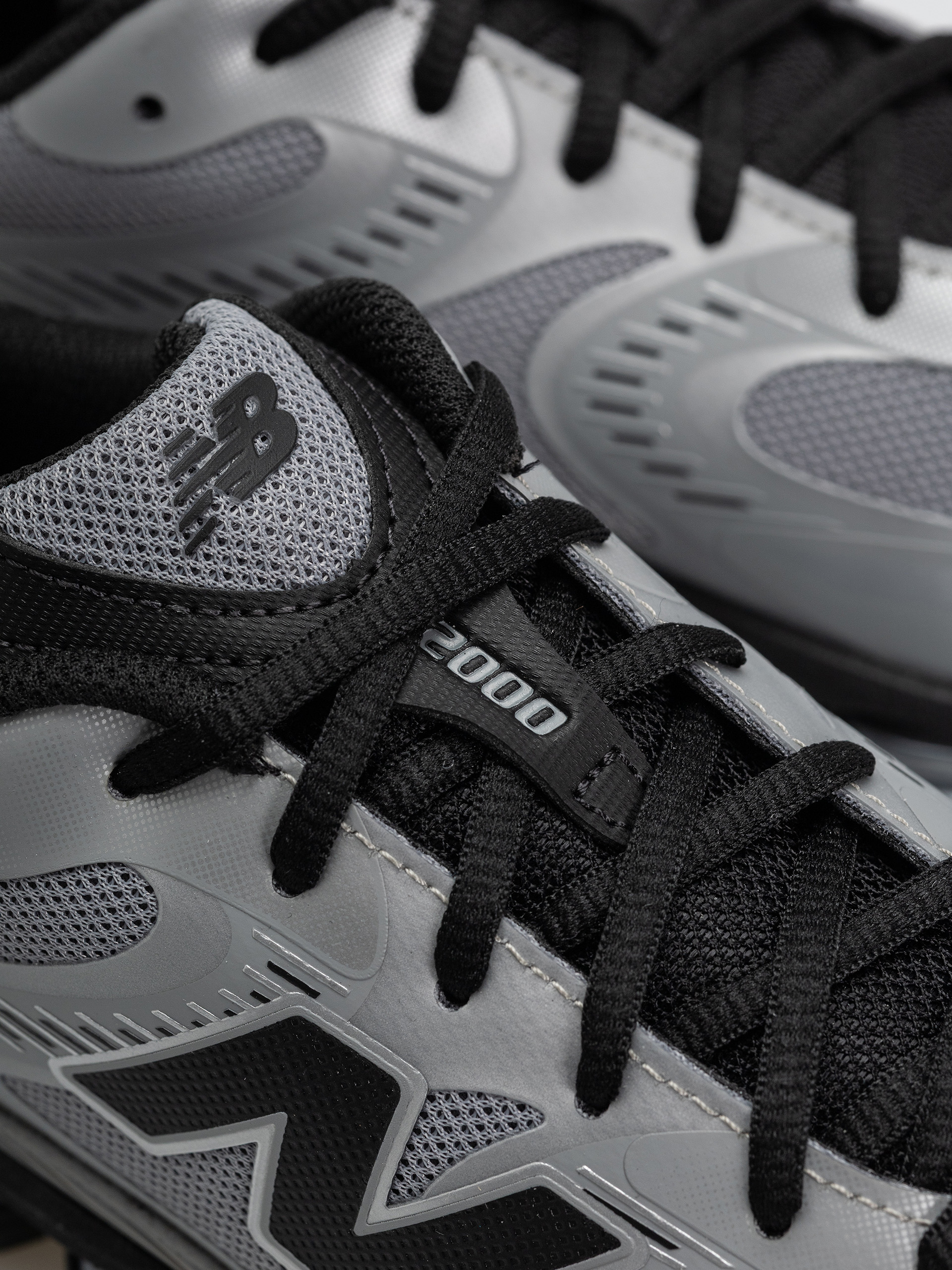 New Balance 2000 Shoes (slate grey/silver metallic)