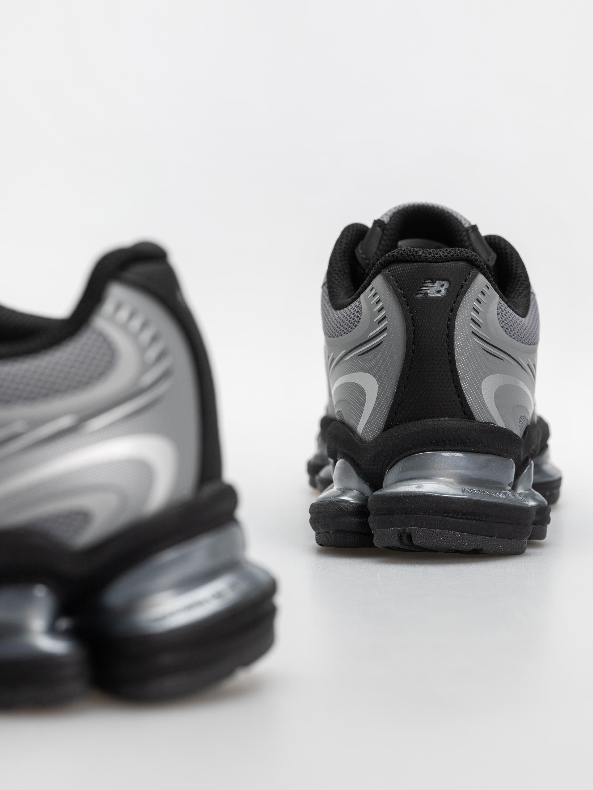 New Balance 2000 Schuhe (slate grey/silver metallic)