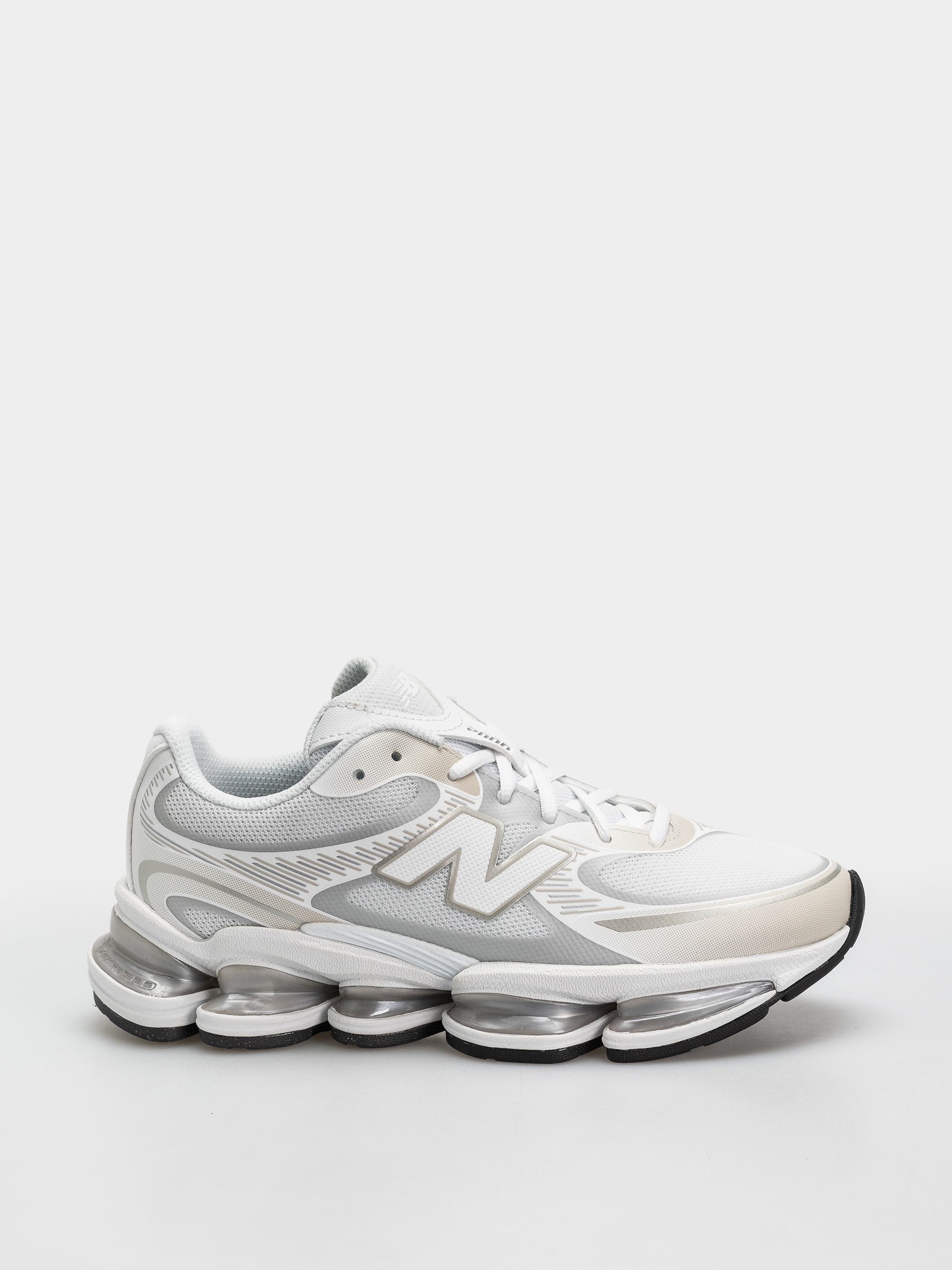 New Balance 2000 Shoes (103 white/silver metallic)