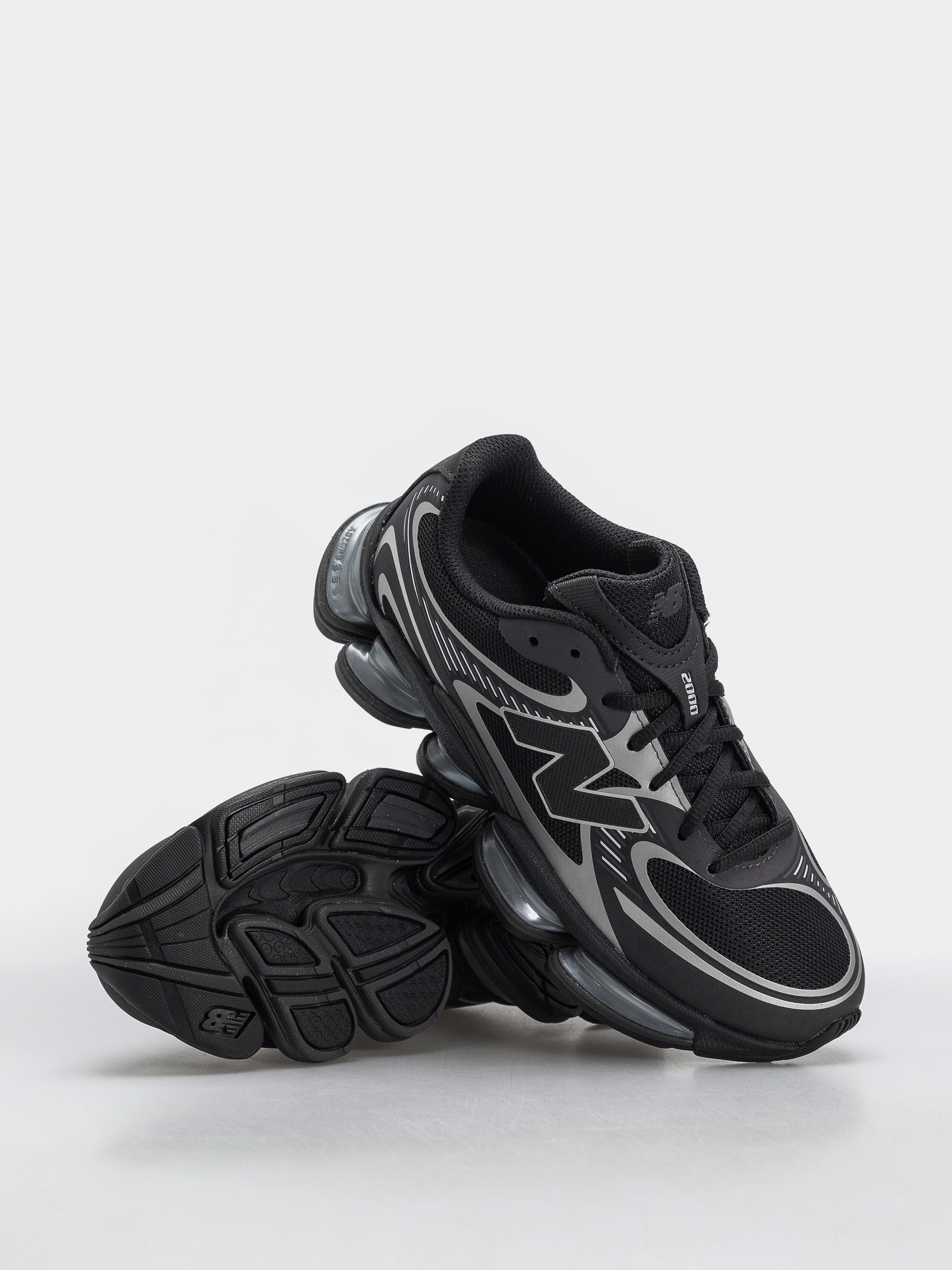 New Balance 2000 Shoes - black (black/silver metallic)