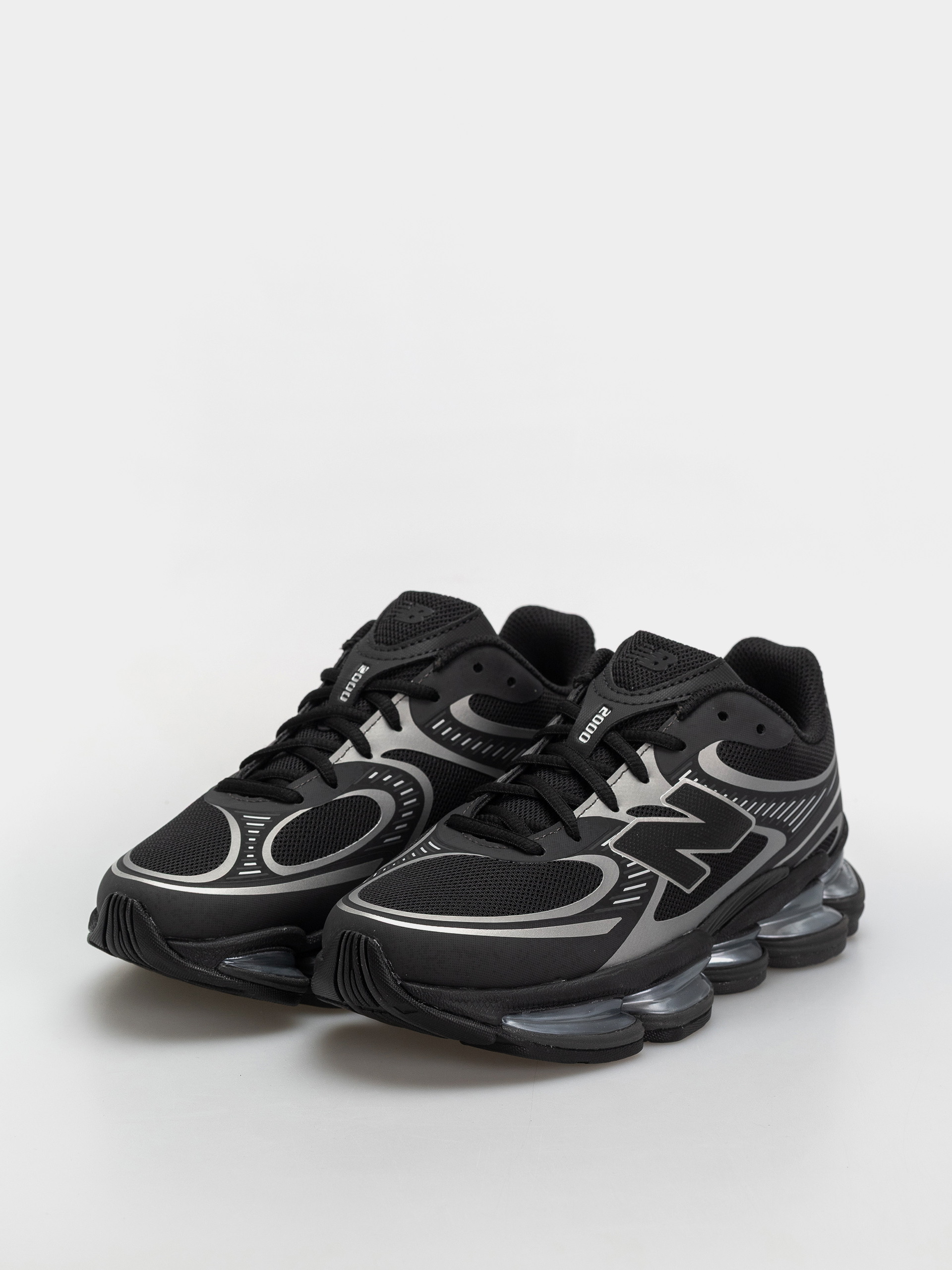 New Balance 2000 Shoes (black/silver metallic)