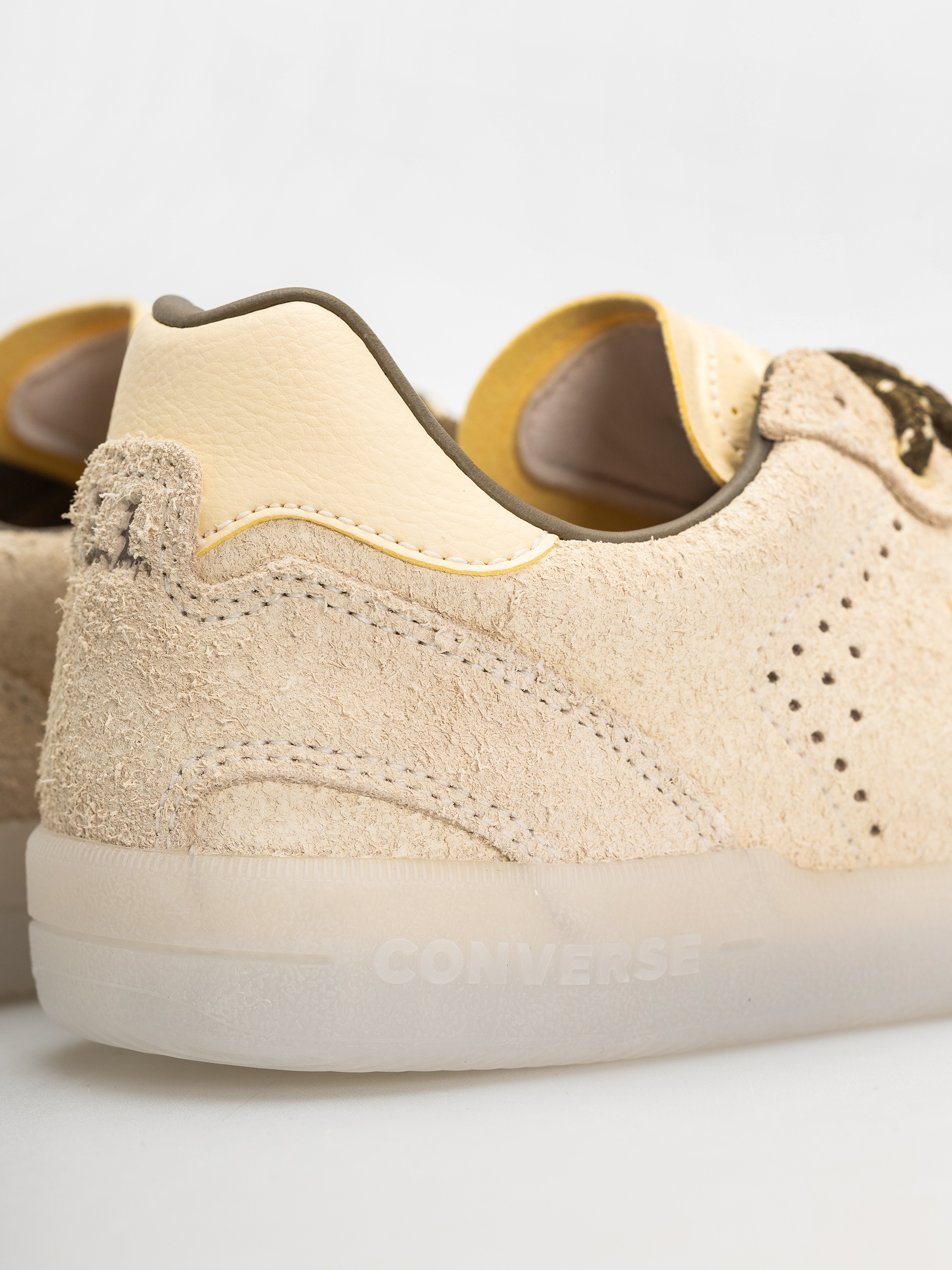 Converse Louie Lopez Pro 2  Ox Shoes (golden view)