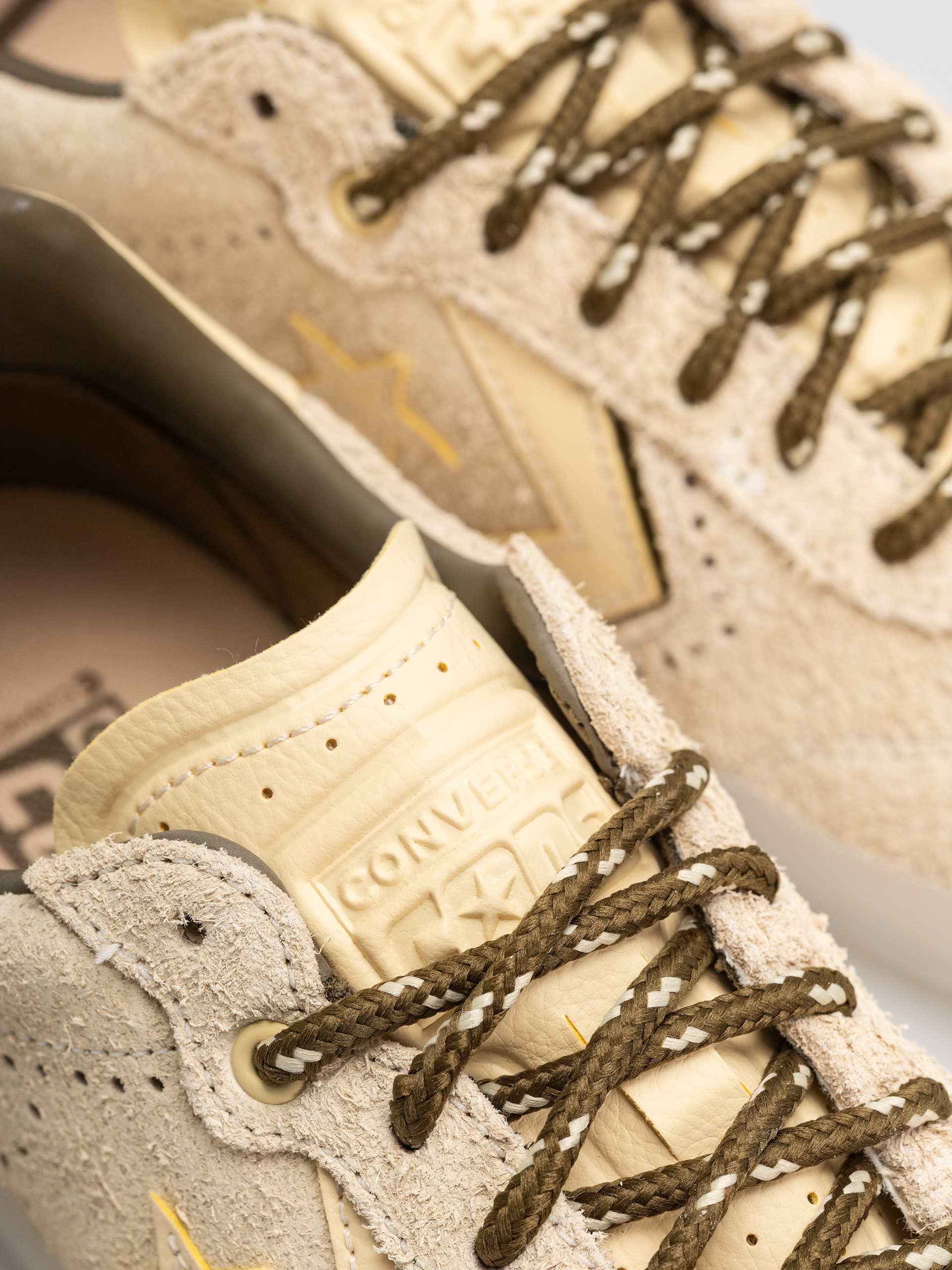 Converse Louie Lopez Pro 2  Ox Schuhe (golden view)
