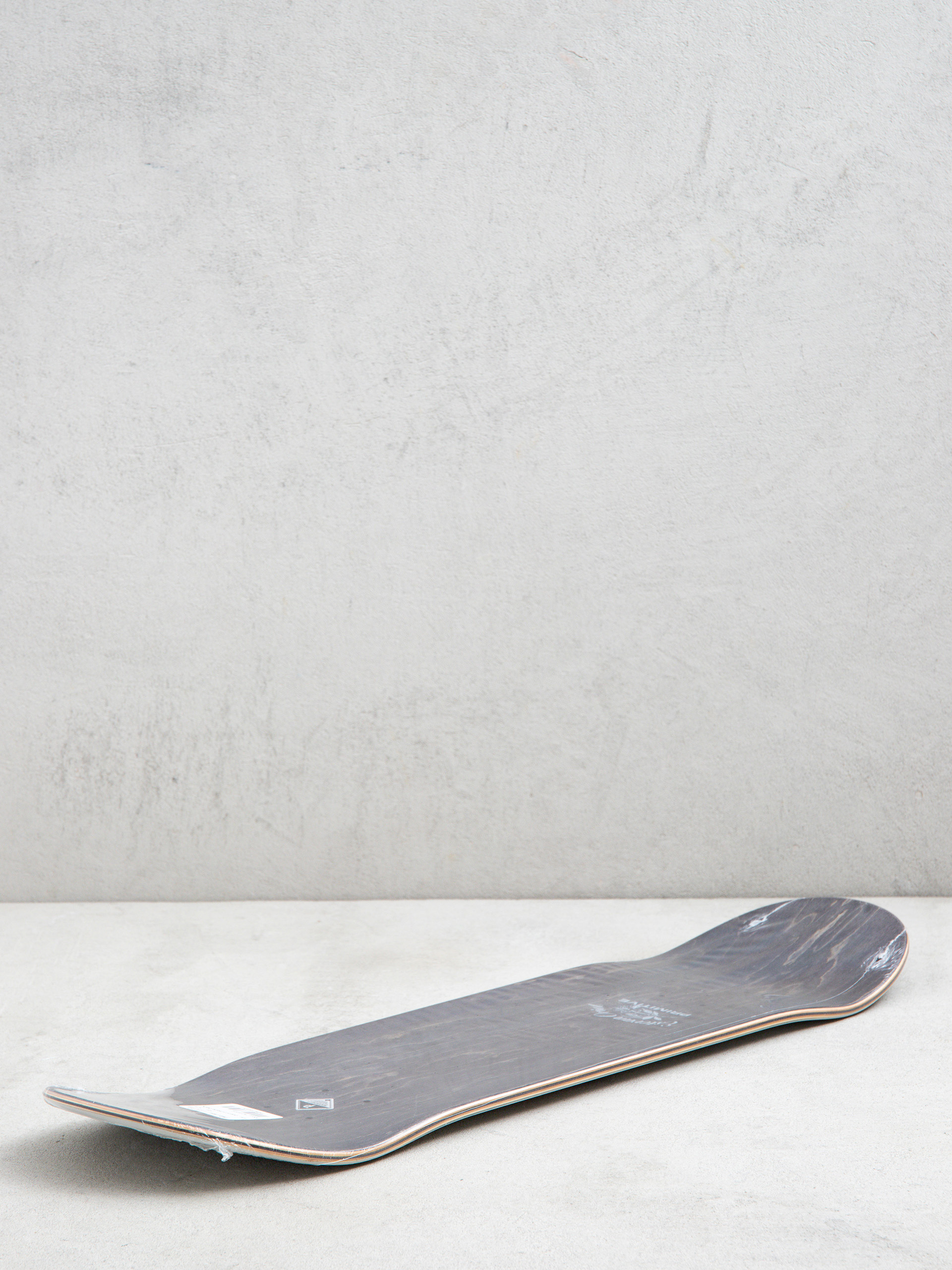 Primitive Deck Dirty P Ride (off white)