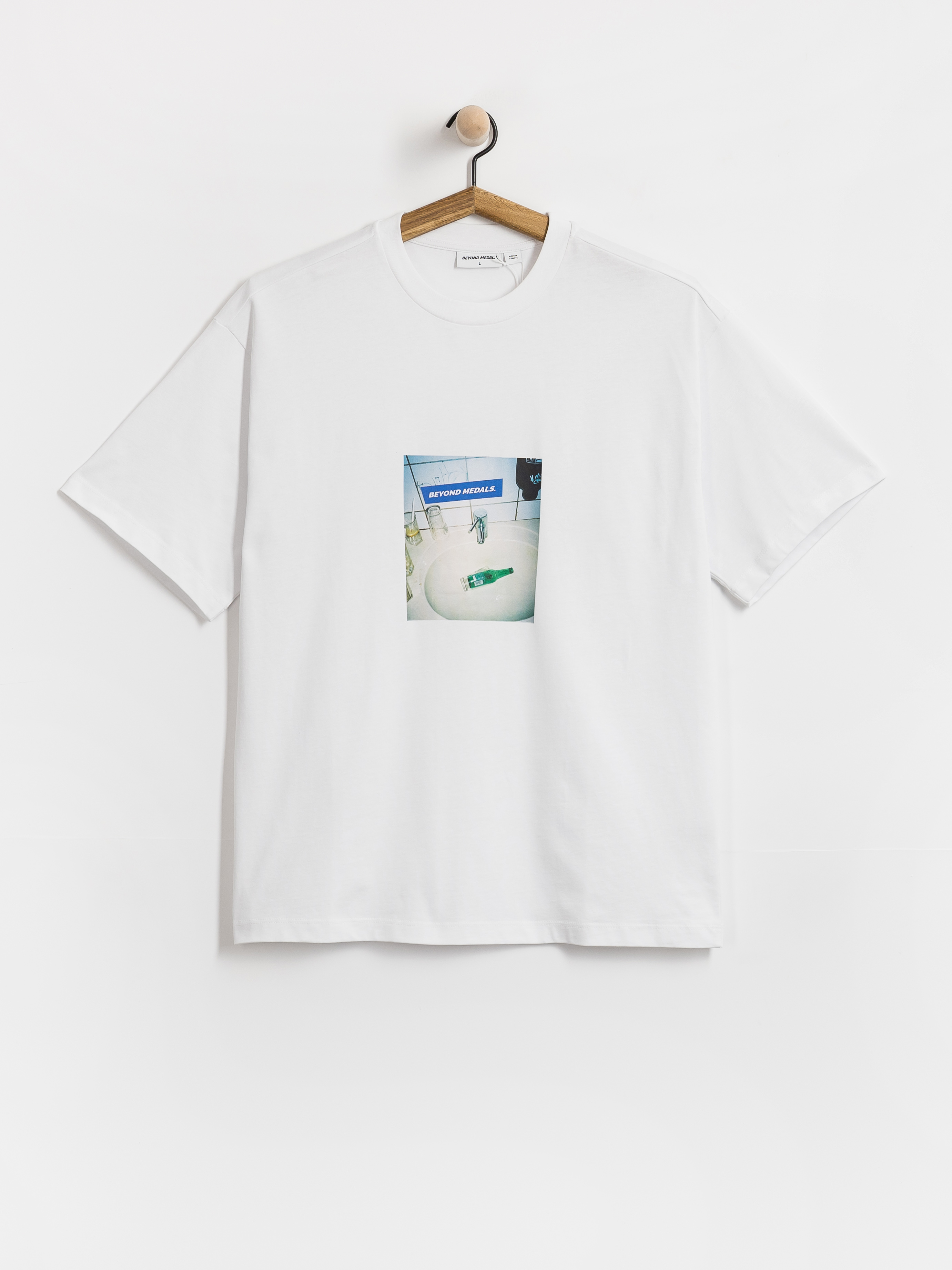 Beyond Medals T-Shirt Bottle (white)