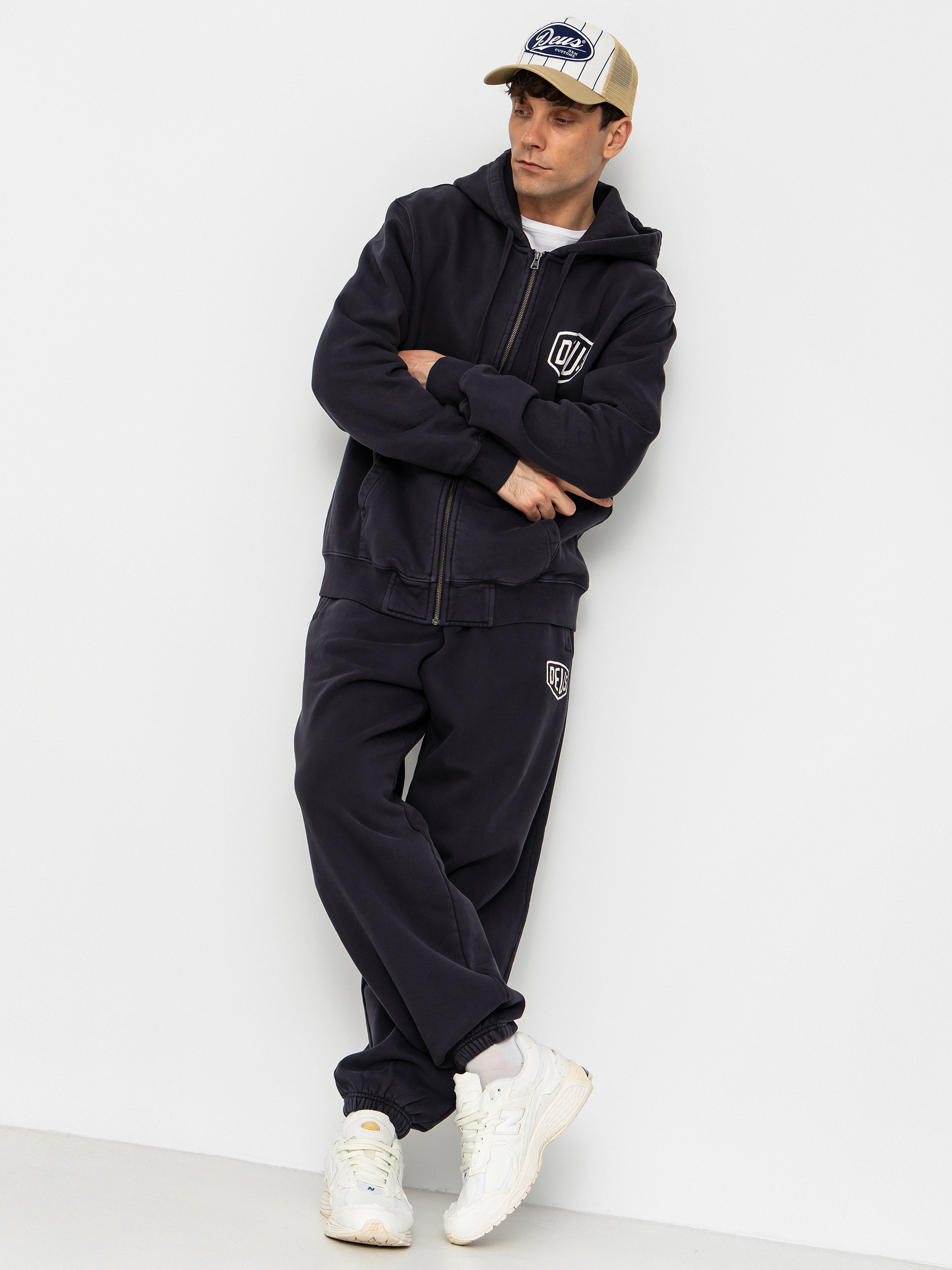 Deus Ex Machina Hoodie Shield Garment Dyed ZHD (black)