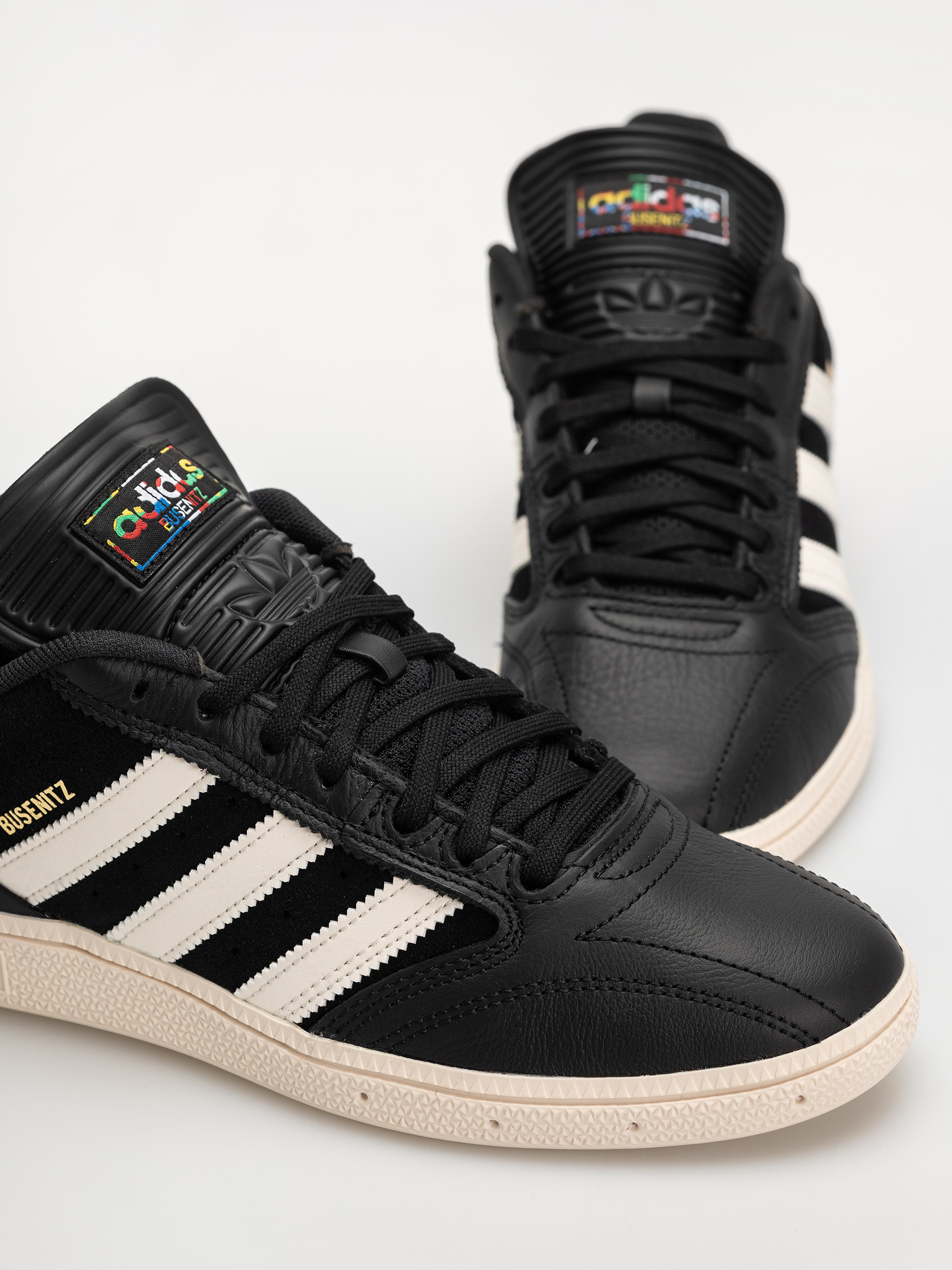 adidas Busenitz Schuhe (cblack/cwhite/goldmt)