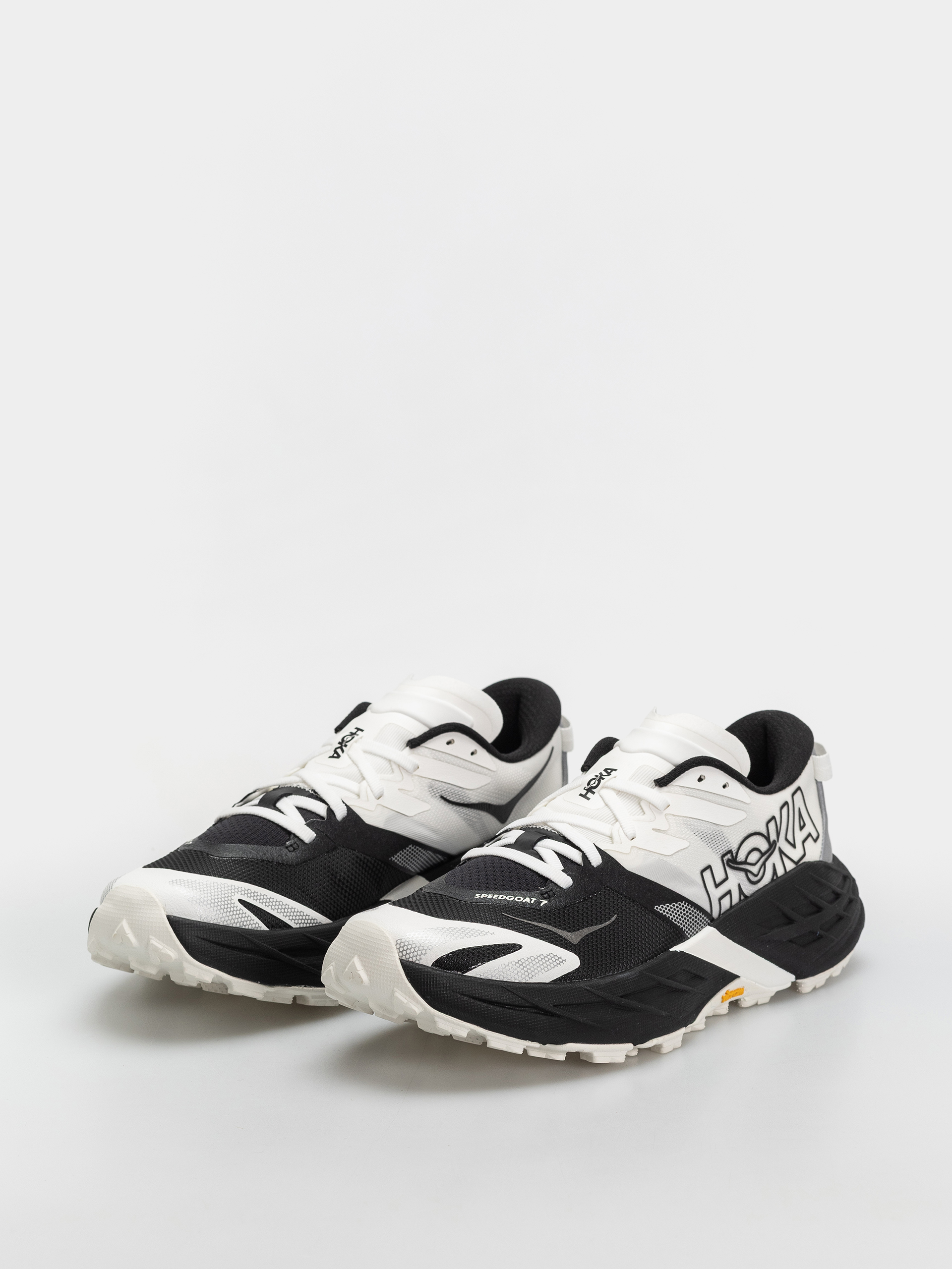 Hoka Speedgoat 7 Shoes (black/white)