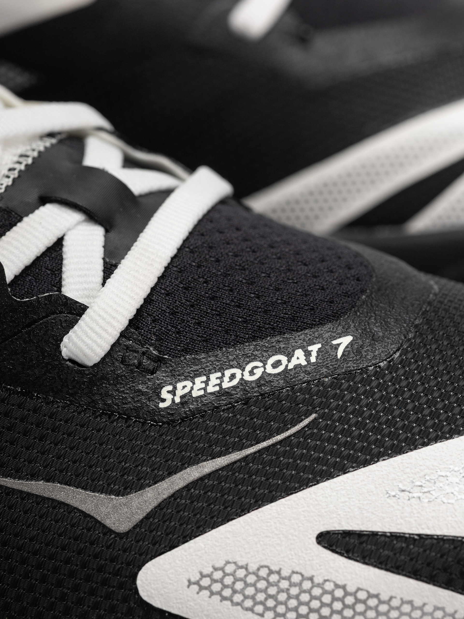 Hoka Speedgoat 7 Shoes (black/white)