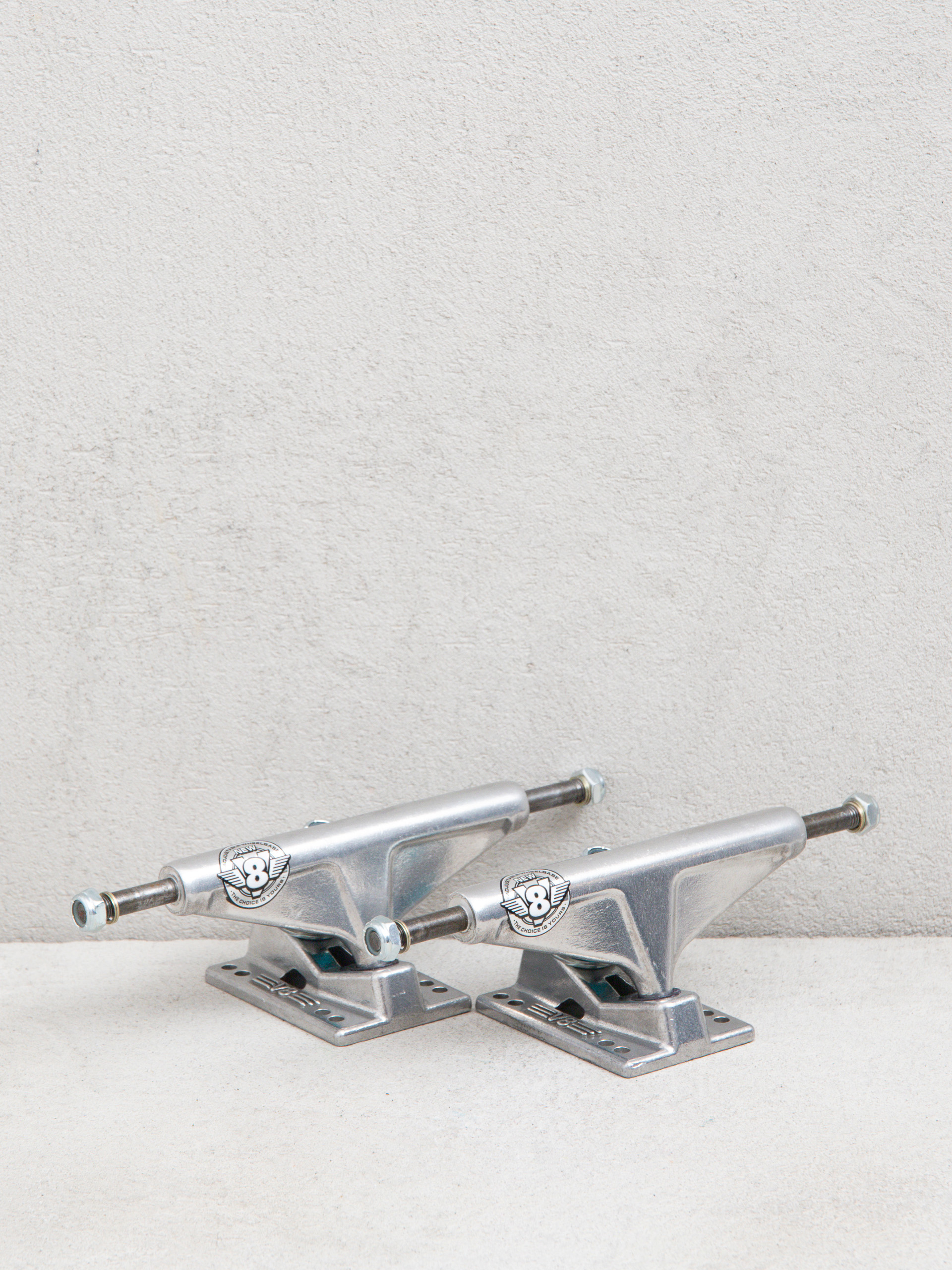 Venture Team V8 Polished Trucks (silver)