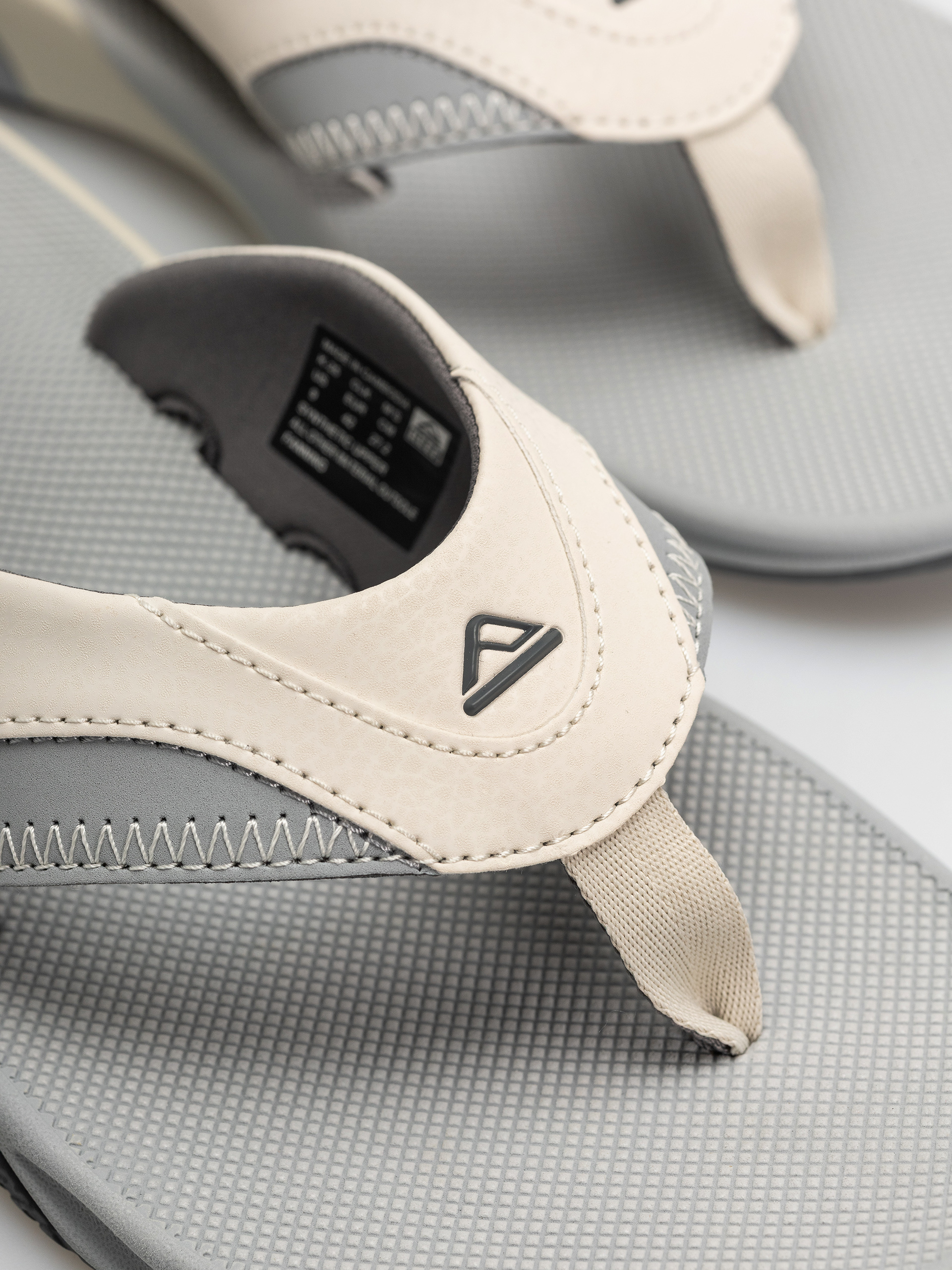 Reef Fanning Flip-flops (light/grey/grey/blue)