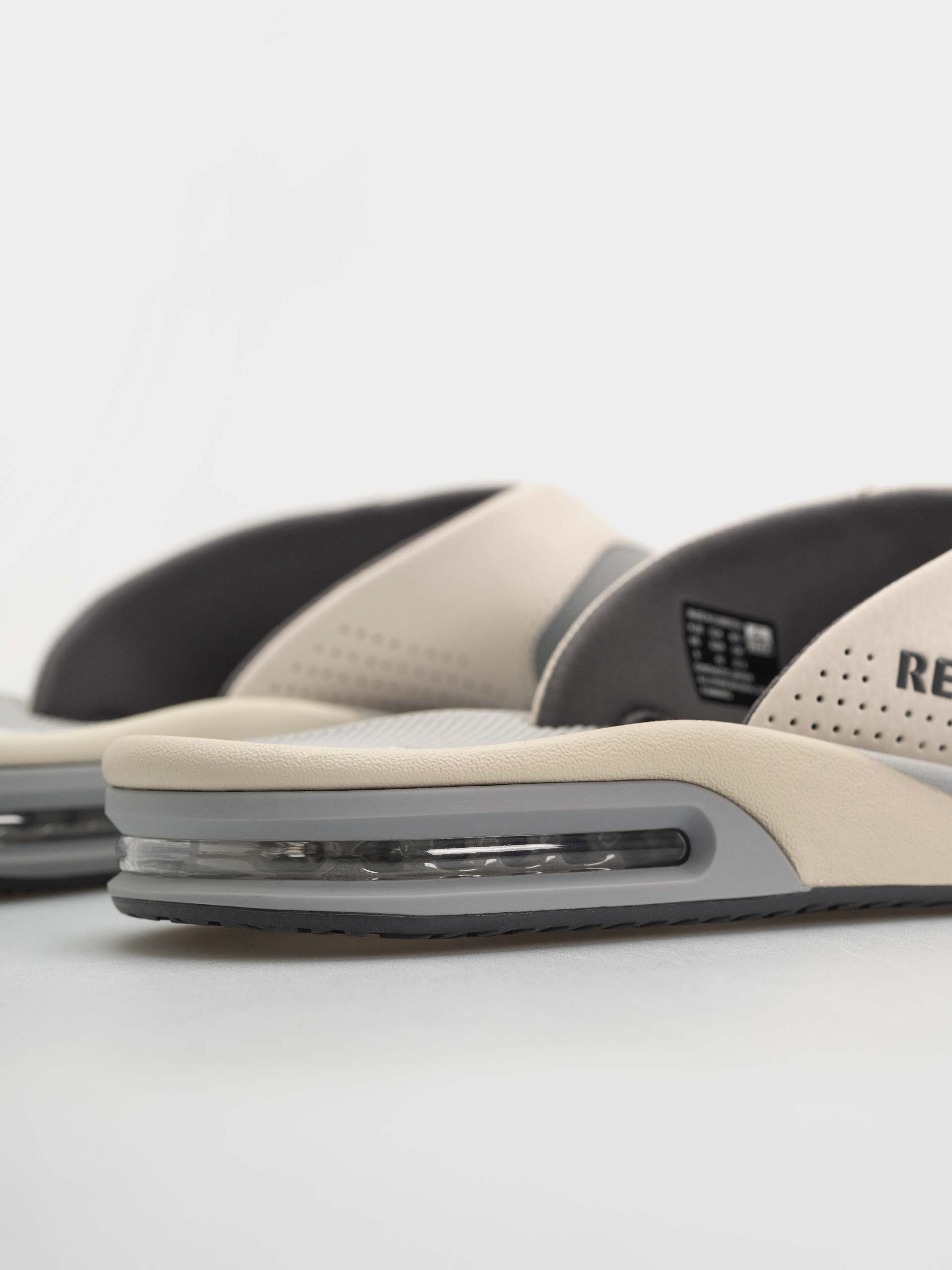 Reef Fanning Flip-flops (light/grey/grey/blue)