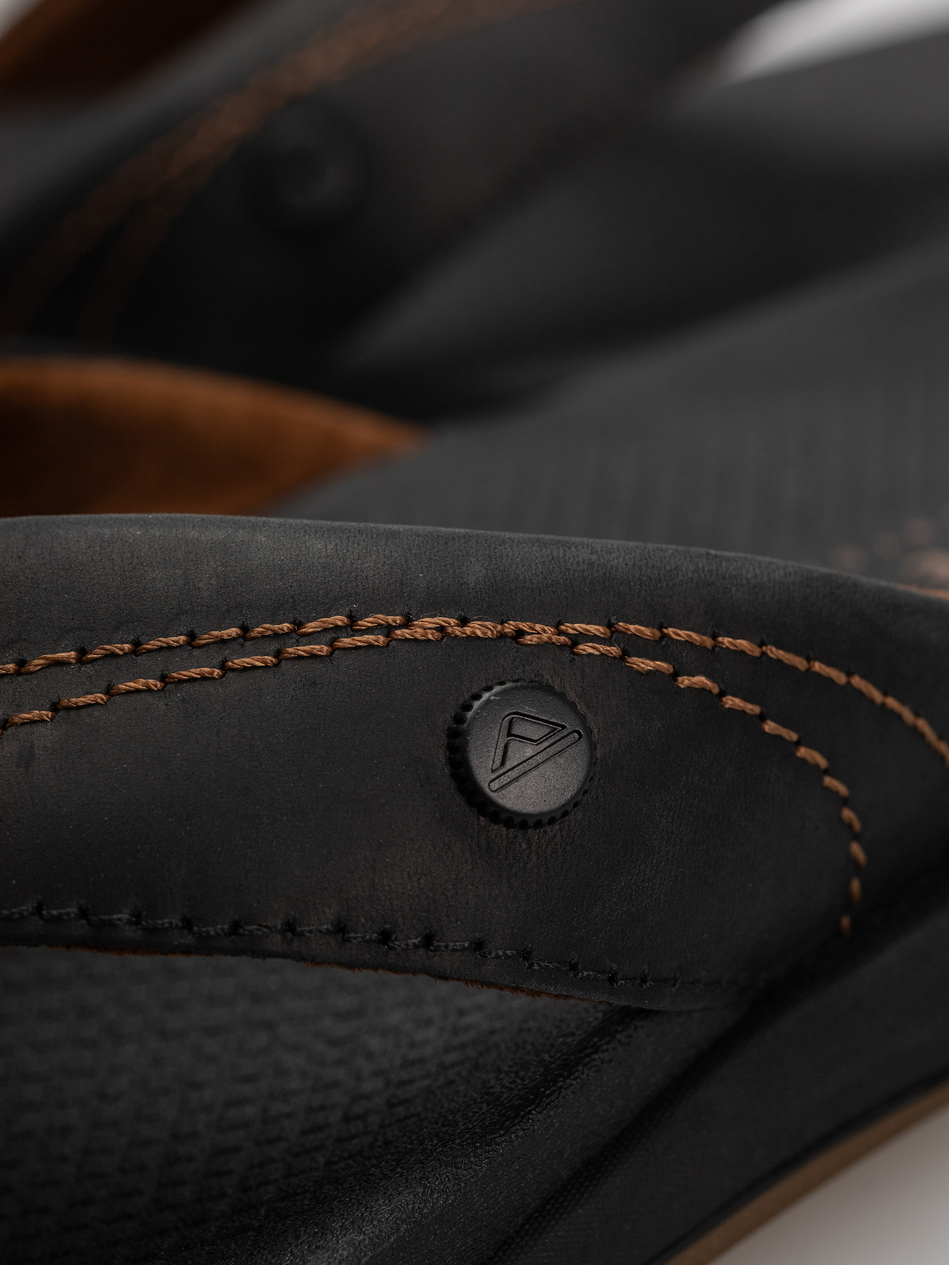 Reef Phantom Lux Flip Flops (black)
