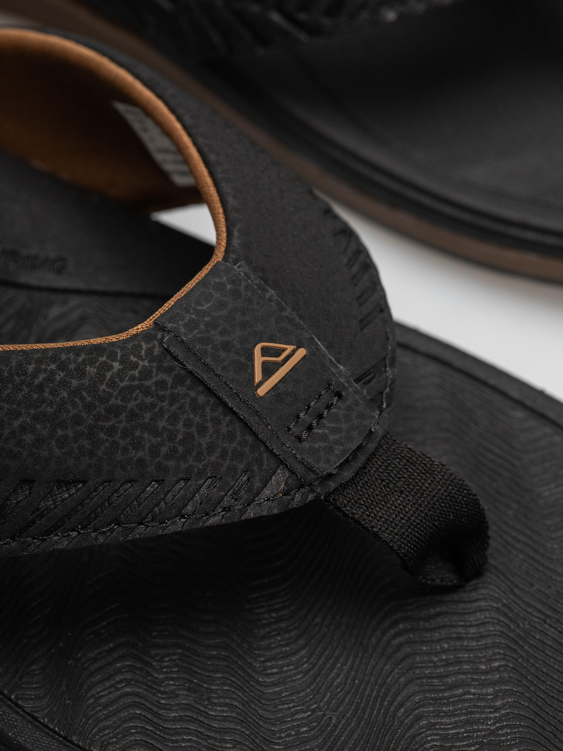 Reef Offshore Flip-flops (black/gum)