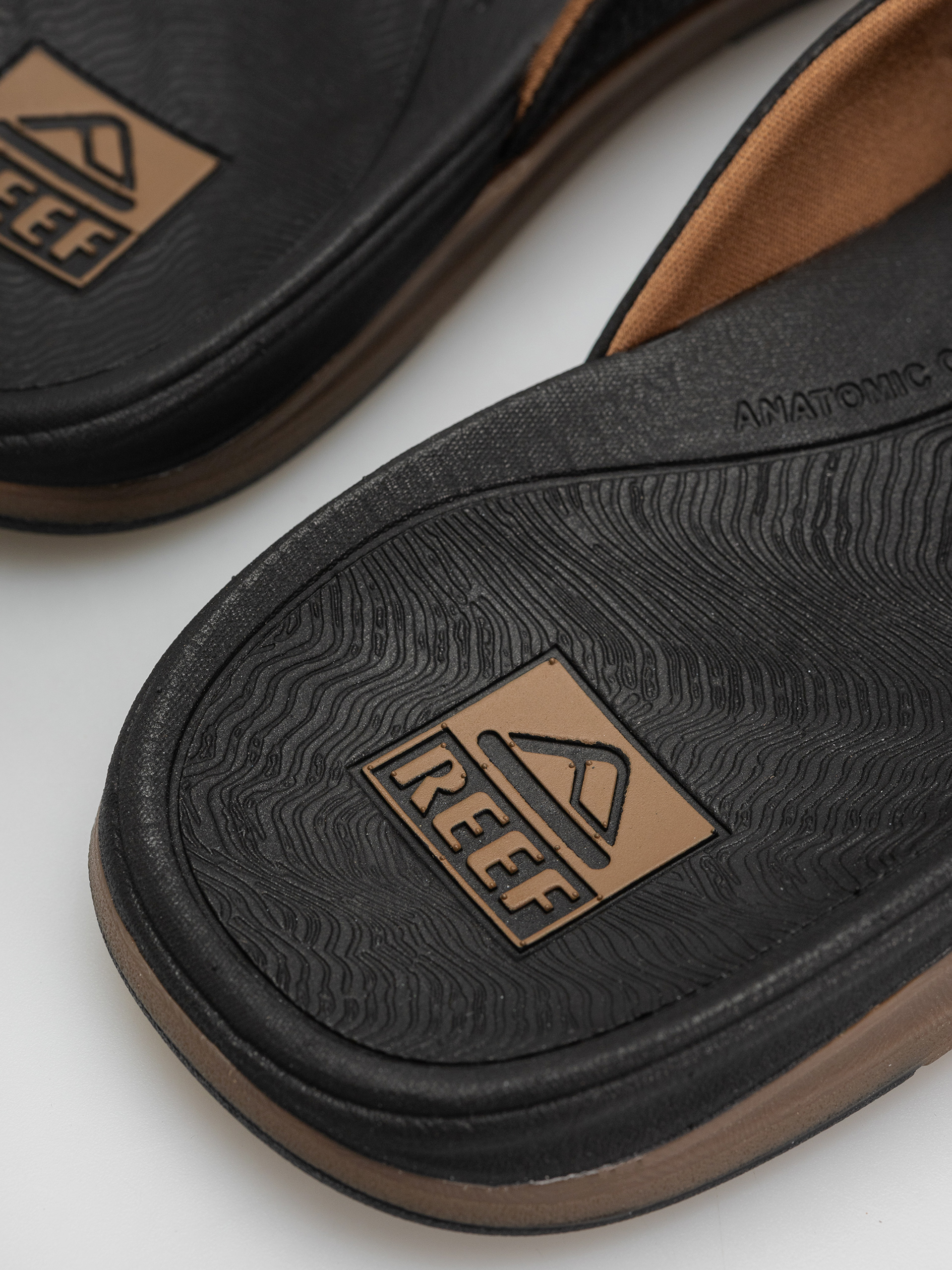 Reef Offshore Flip-flops (black/gum)