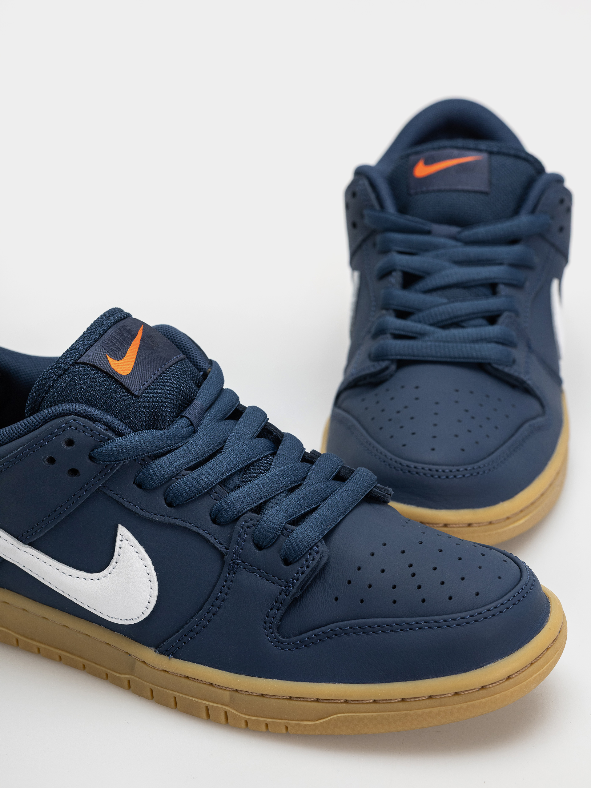 Nike SB Dunk Low Pro Schuhe (navy/white navy gum light brown)
