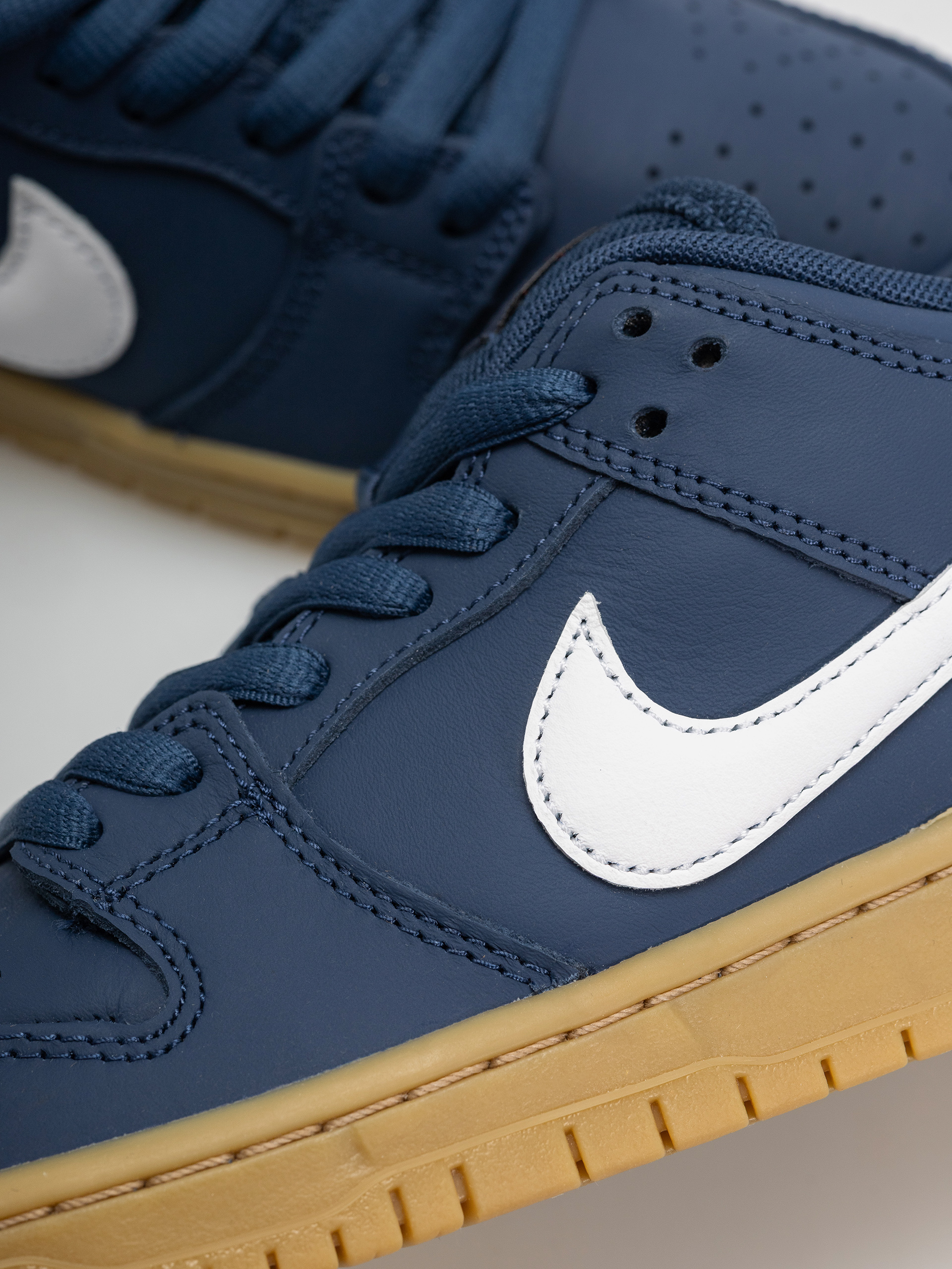 Nike SB Dunk Low Pro Schuhe (navy/white navy gum light brown)