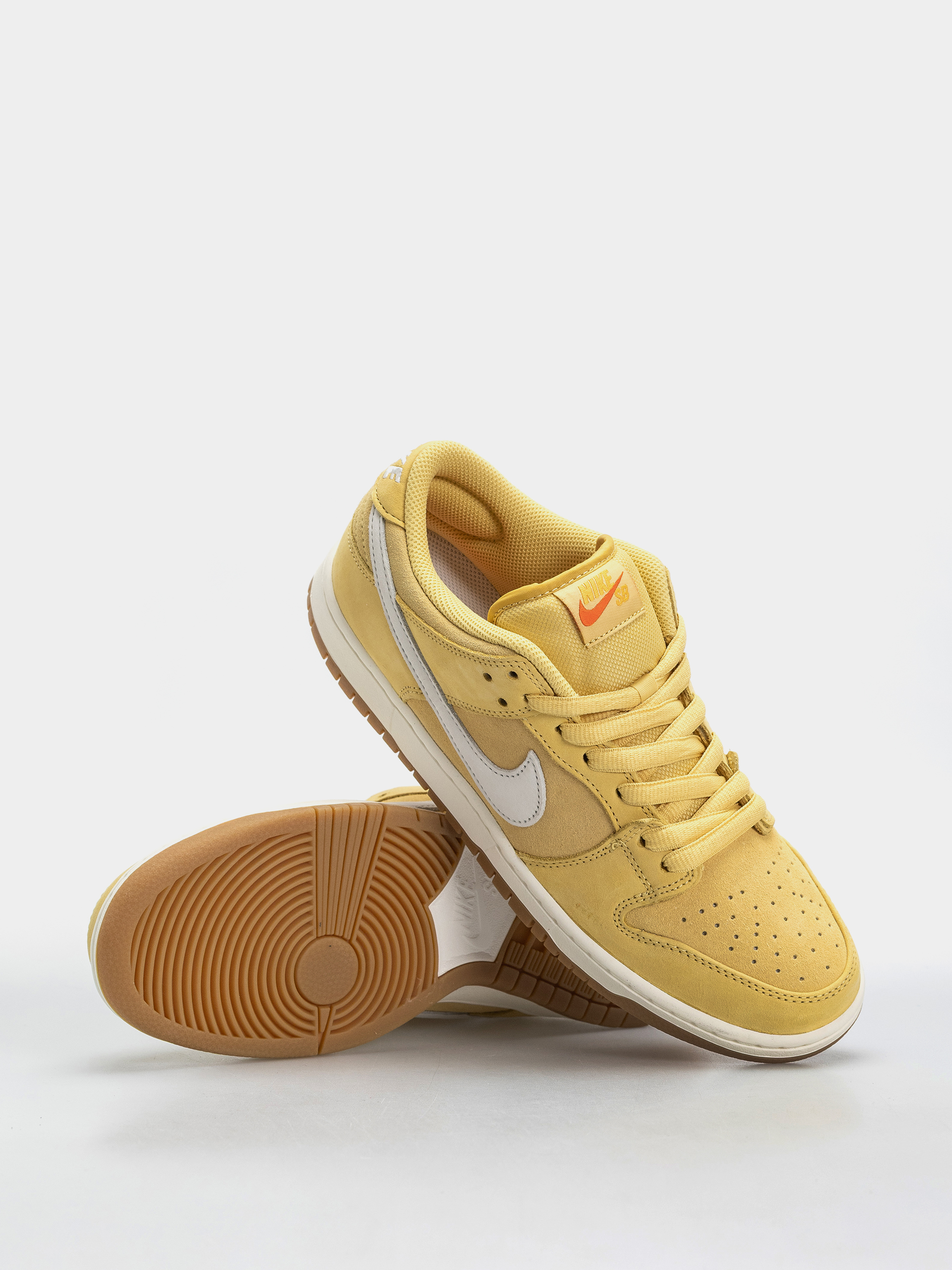 Nike SB Dunk Low Pro Schuhe (saturn gold/sail saturn gold solar flare)