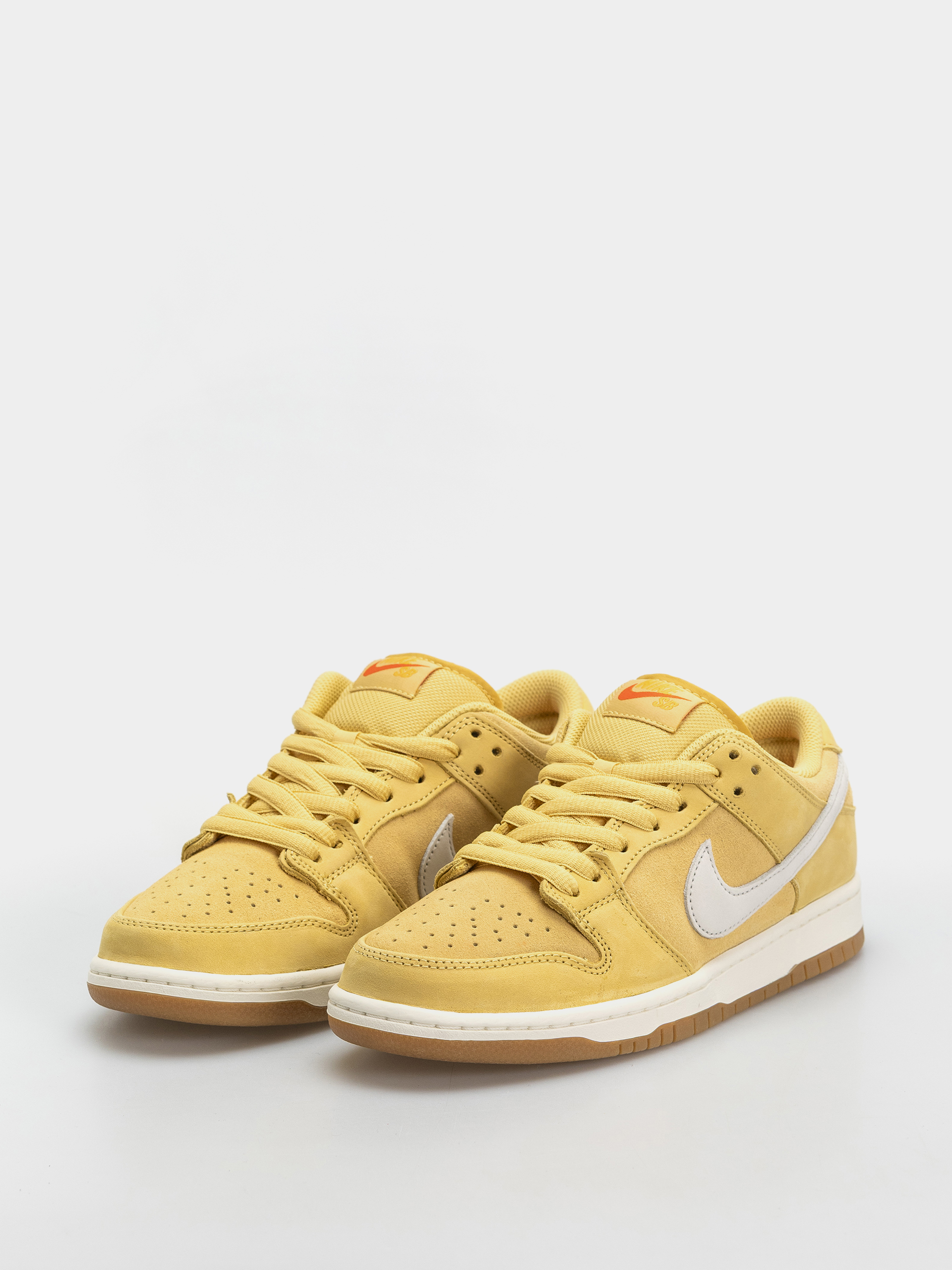 Nike SB Dunk Low Pro Schuhe (saturn gold/sail saturn gold solar flare)
