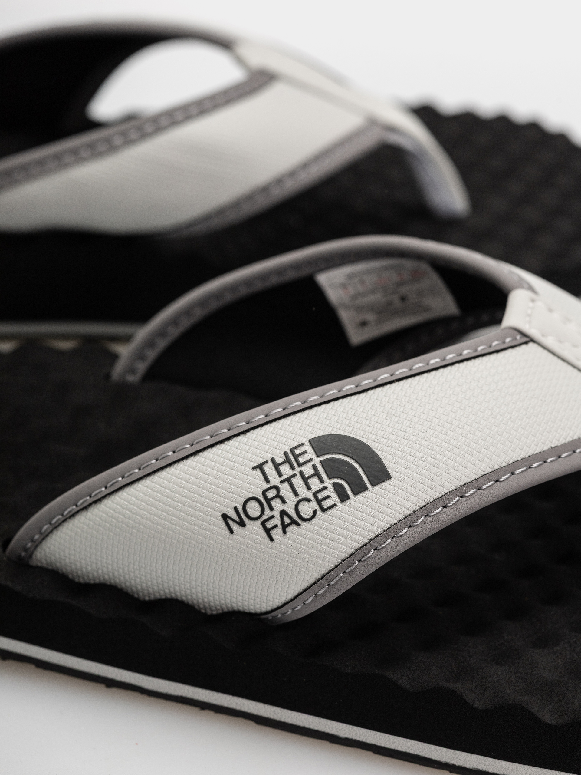 The North Face Base Camp Flip Flop II Flip Flops (highrsgr/tnfblk)