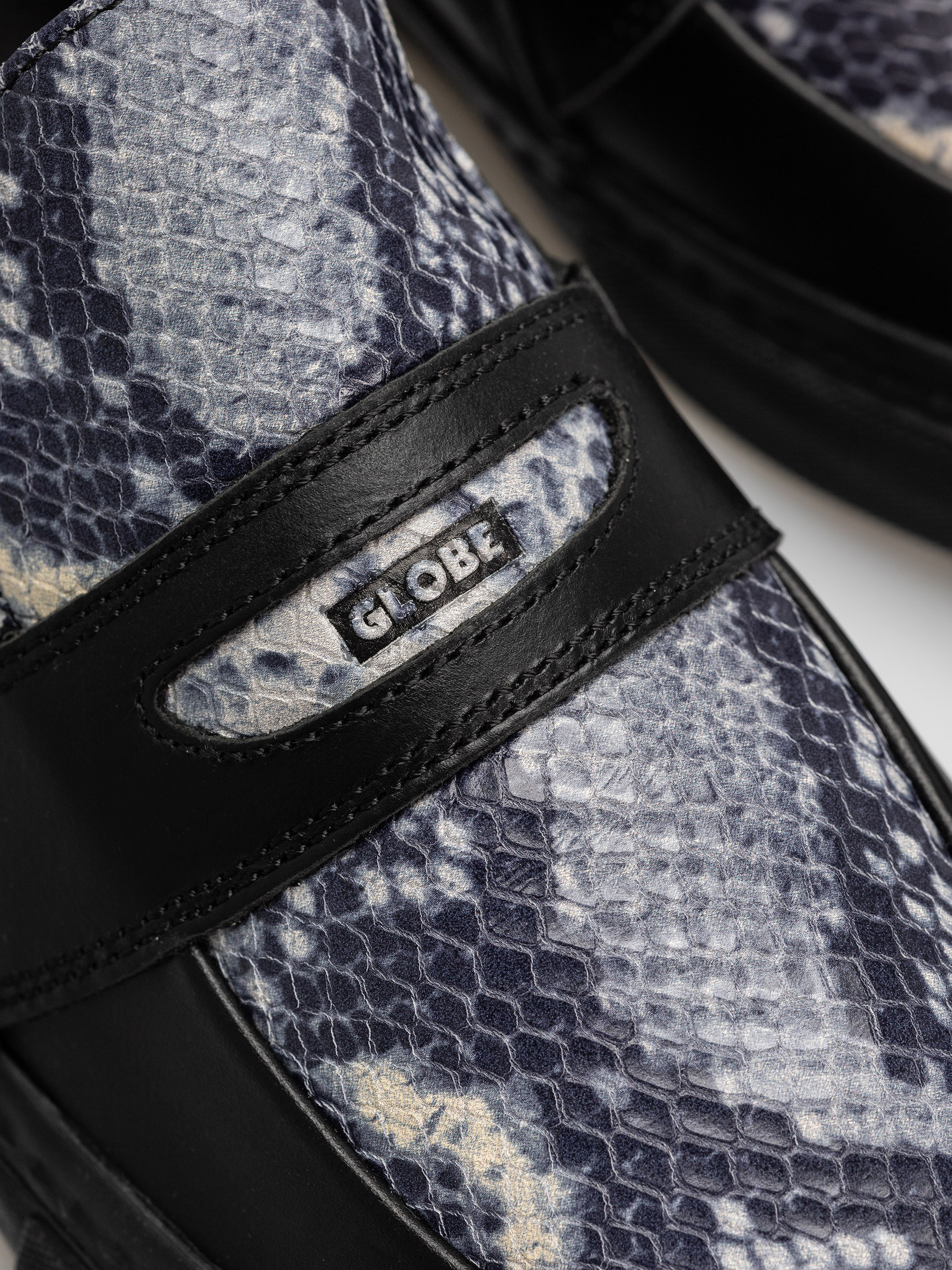 Globe Liaizon Shoes (wasted talent black/snake)
