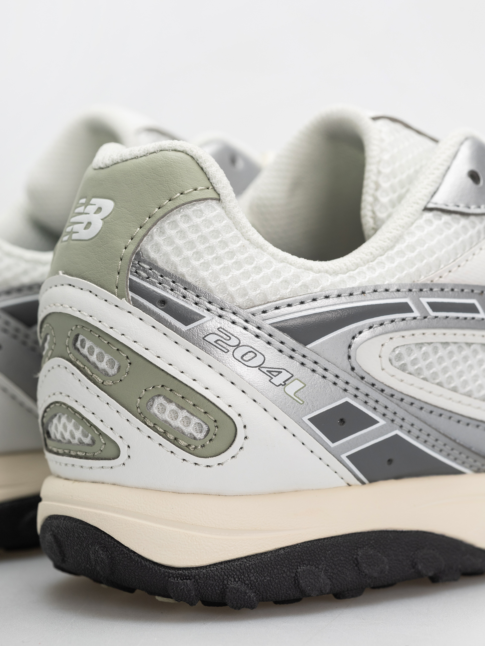 New Balance 204 Schuhe (silver metallic/garter snake swb)