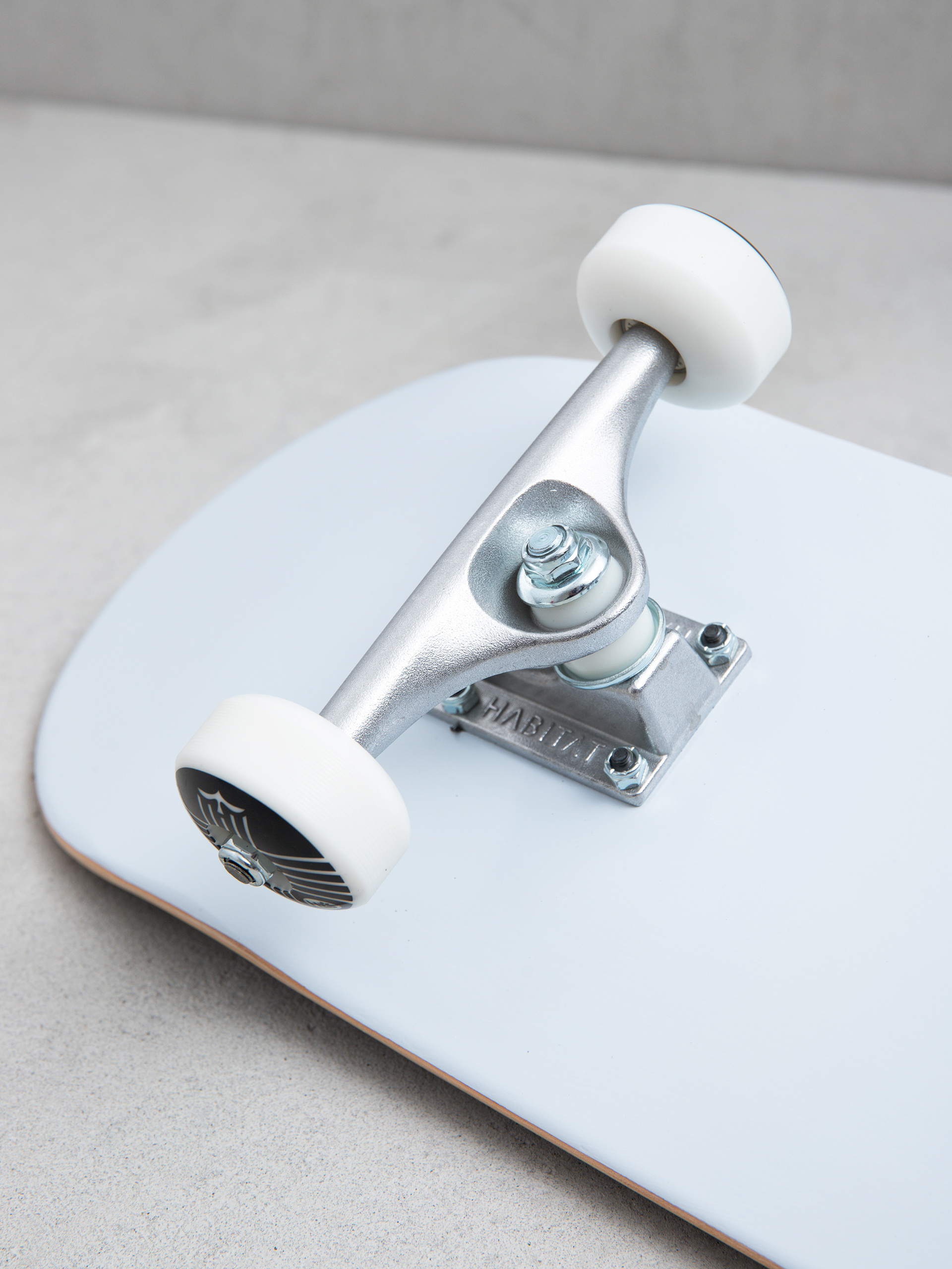 Habitat Skateboard Pod (white)