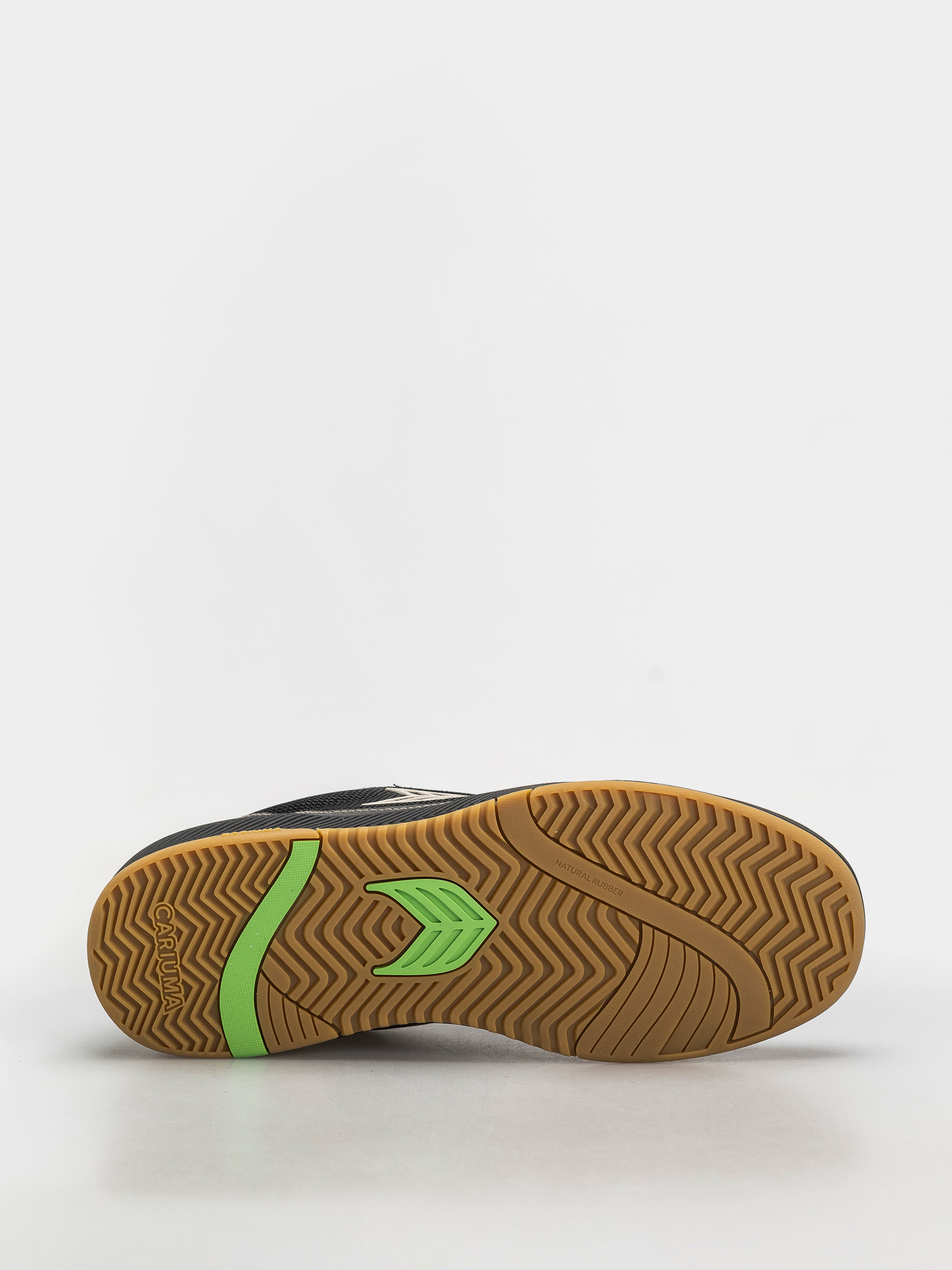 Cariuma Uba Pro Schuhe (black suede and mesh silver cloud logo)