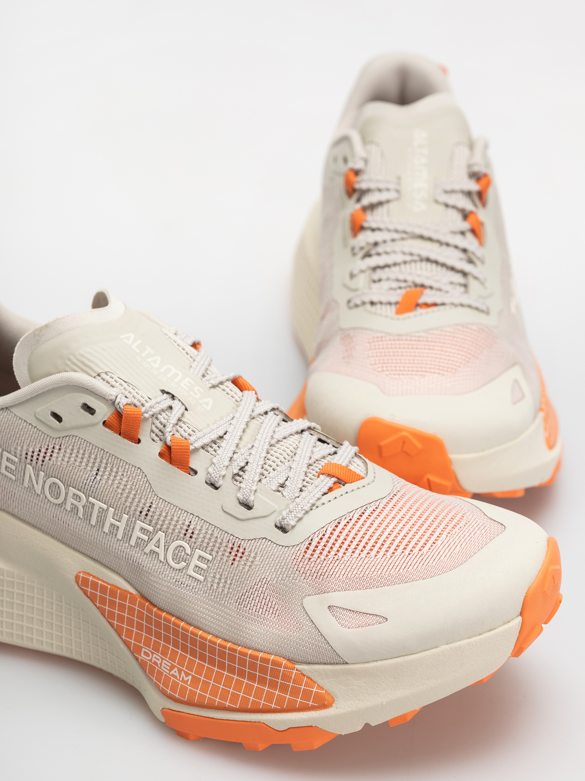 The North Face Altamesa 500 V2 Wmn Shoes (calacatta/citru)
