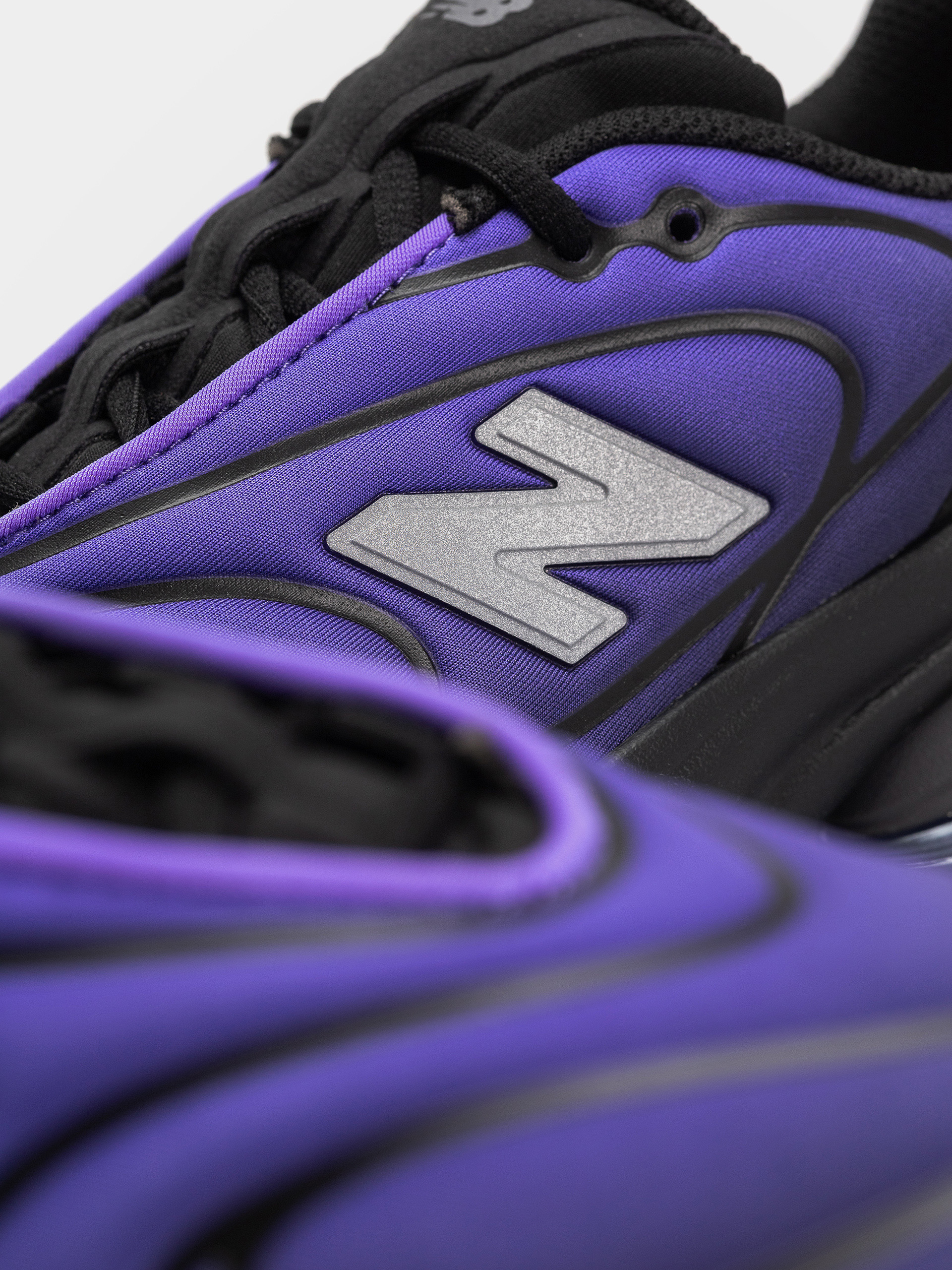New Balance 5030 Shoes (black/electric indigo)