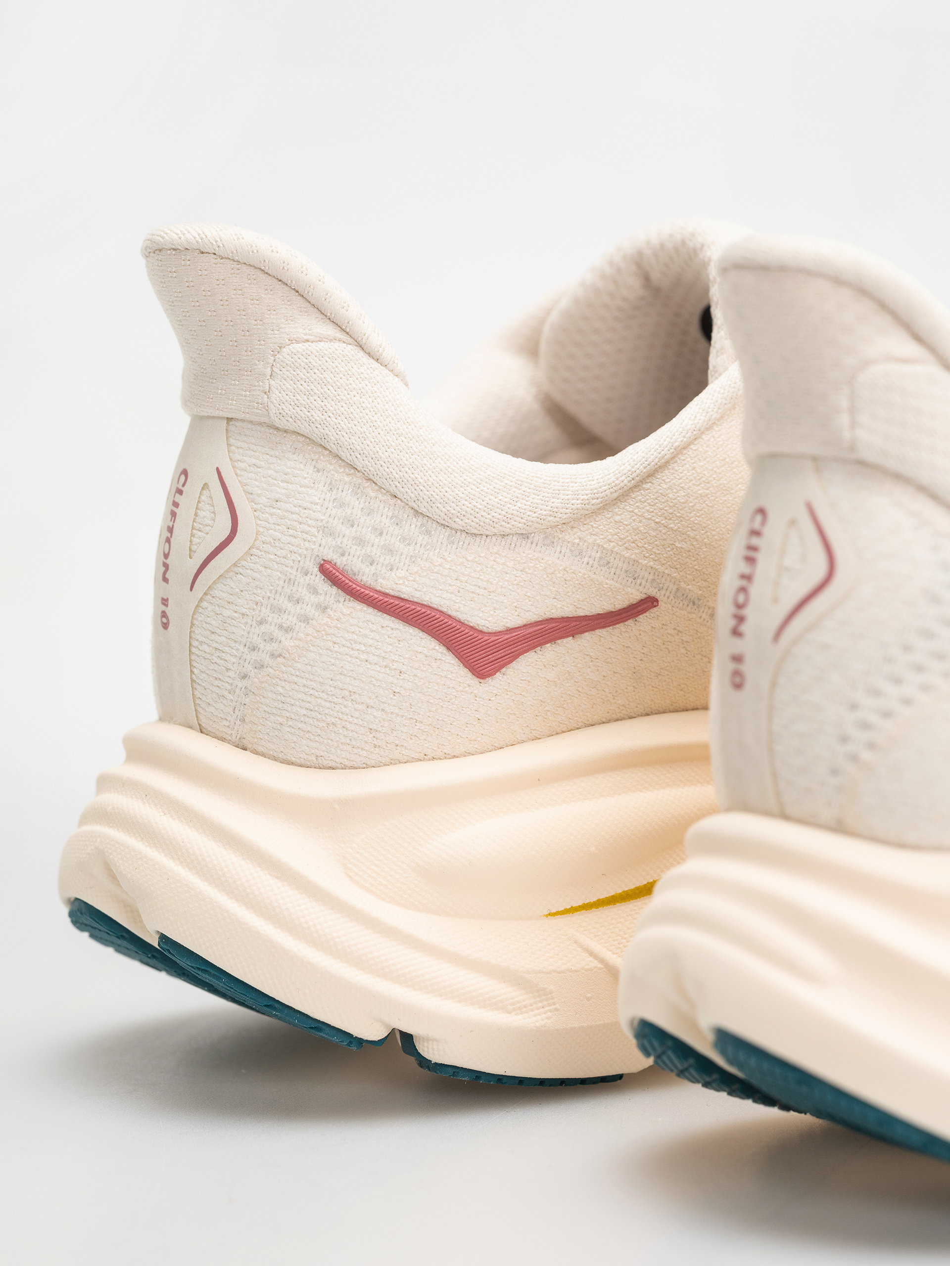 Hoka Clifton 10 Wmn Schuhe (birch/alabaster)