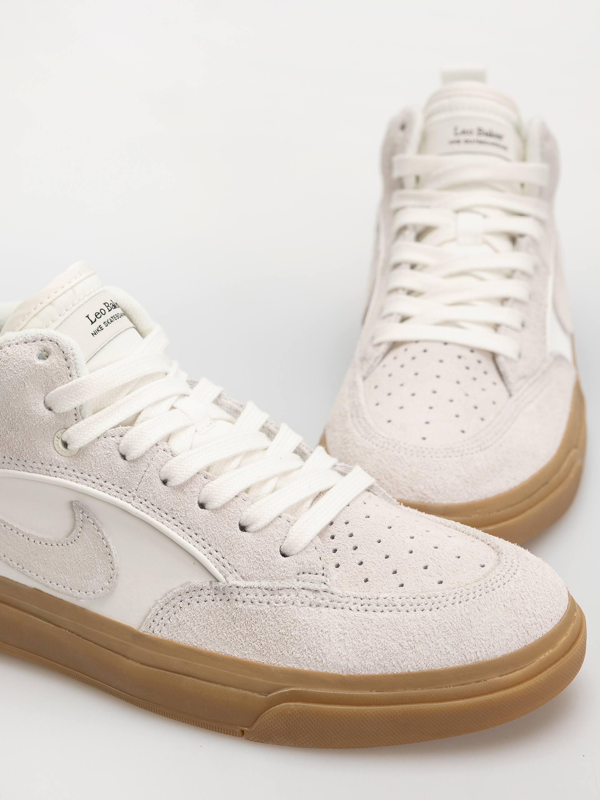 Nike SB React Leo Shoes - (sail/sail/sail/gum light brown)