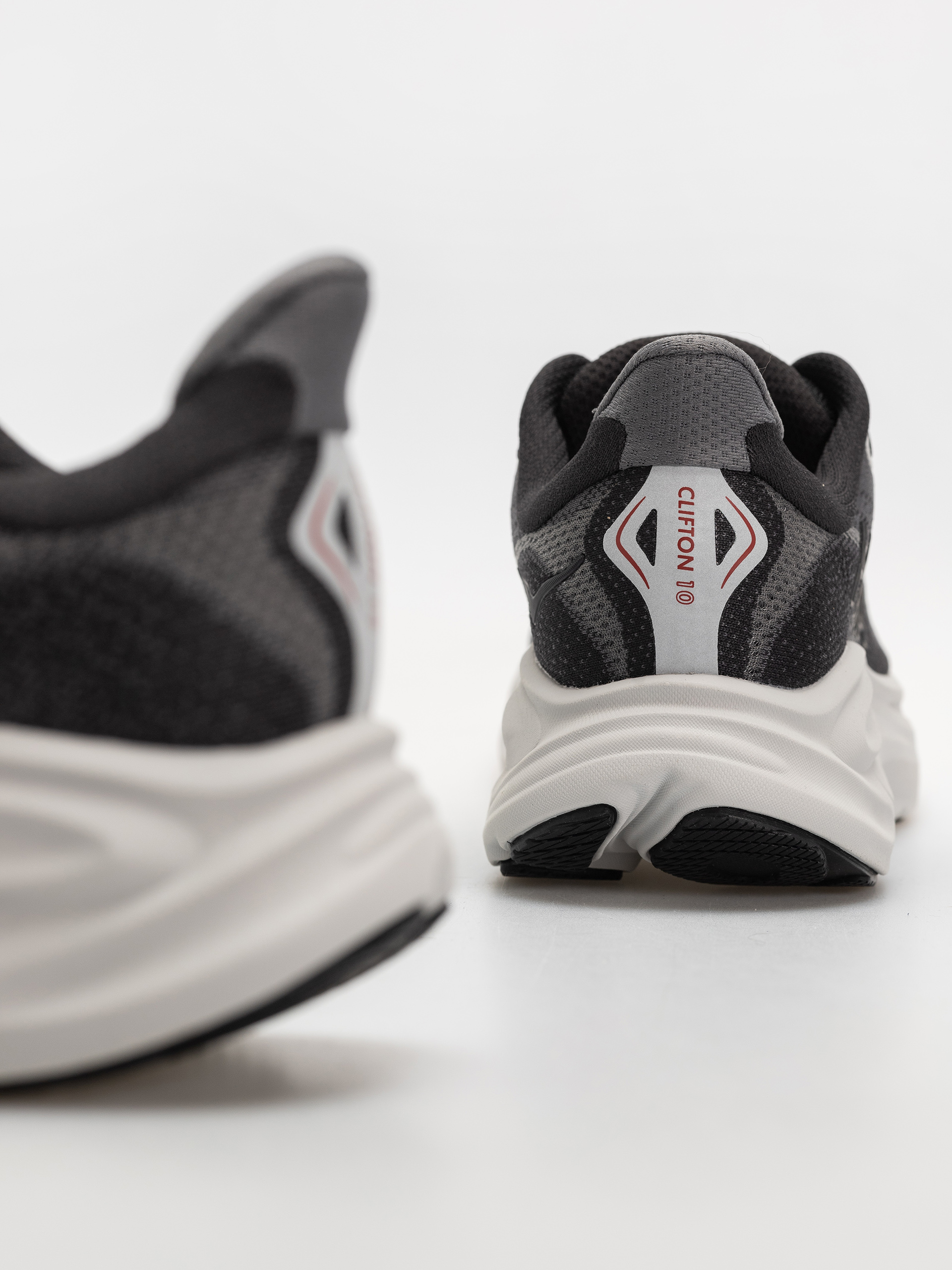 Hoka Clifton 10 Schuhe (carbon black/satellite grey)