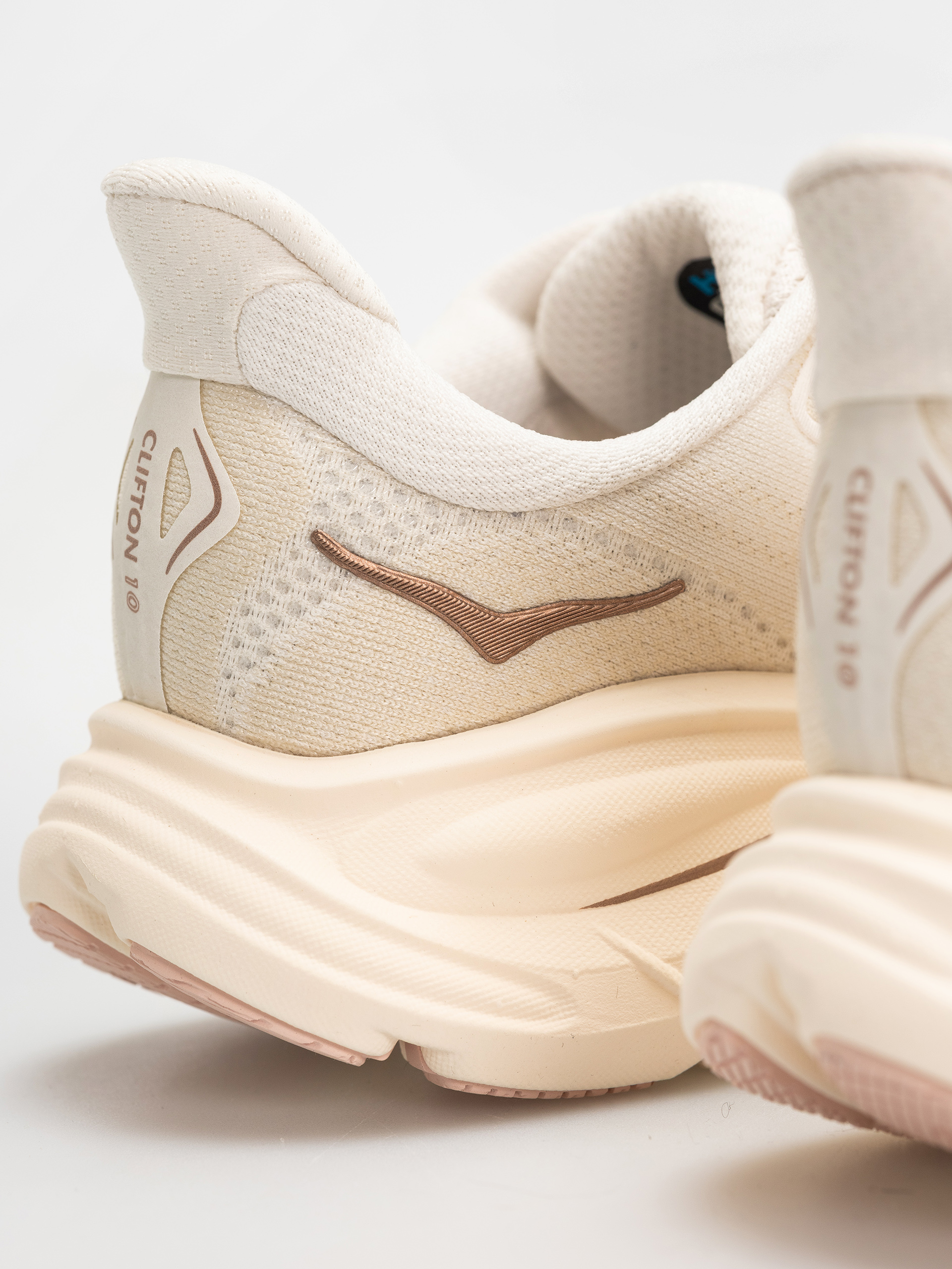 Hoka Clifton 10 Wmn Shoes (alabaster/rose gold)