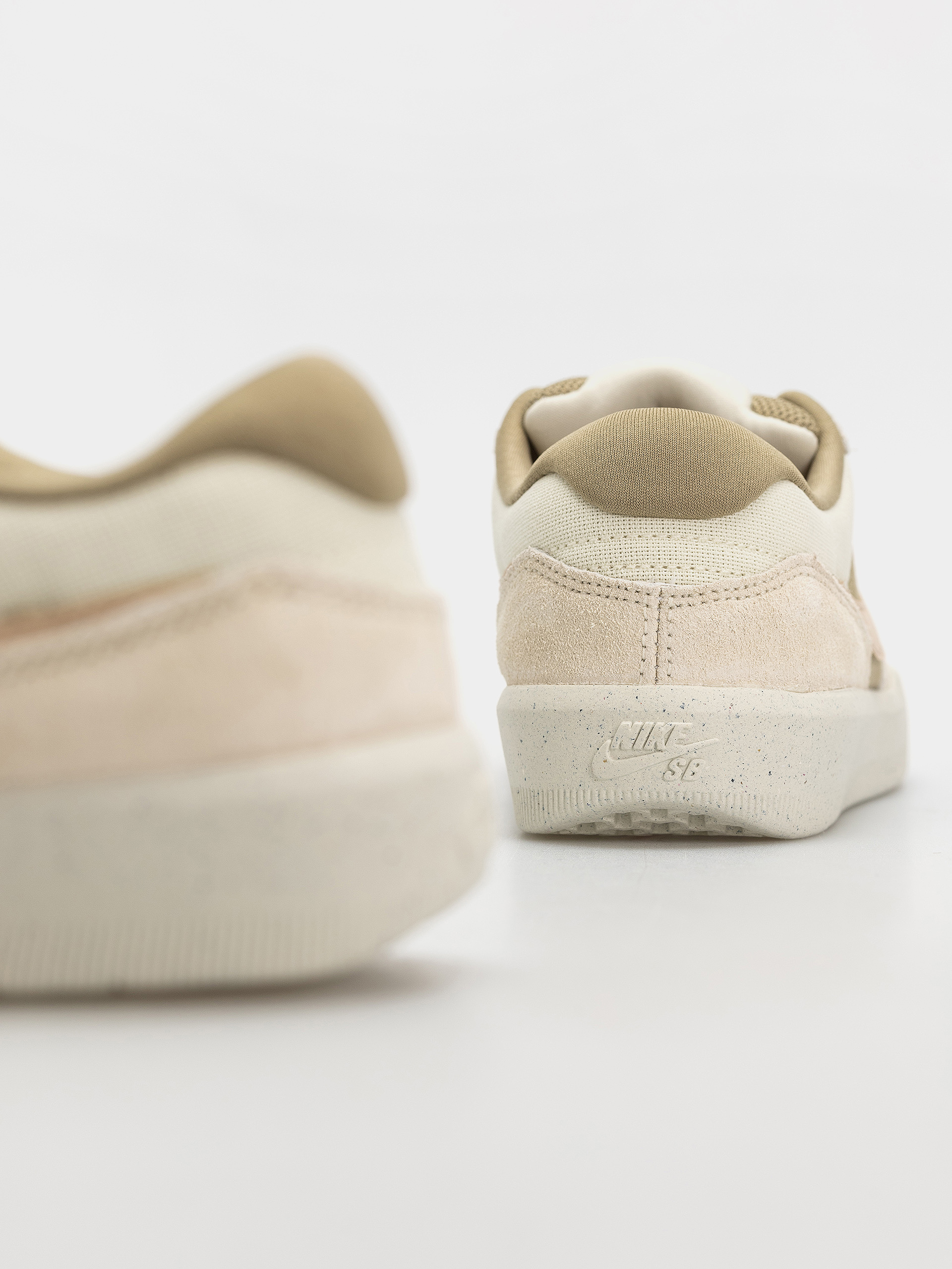 Nike SB Force 58 Shoes (coconut milk/linen/neutral olive)
