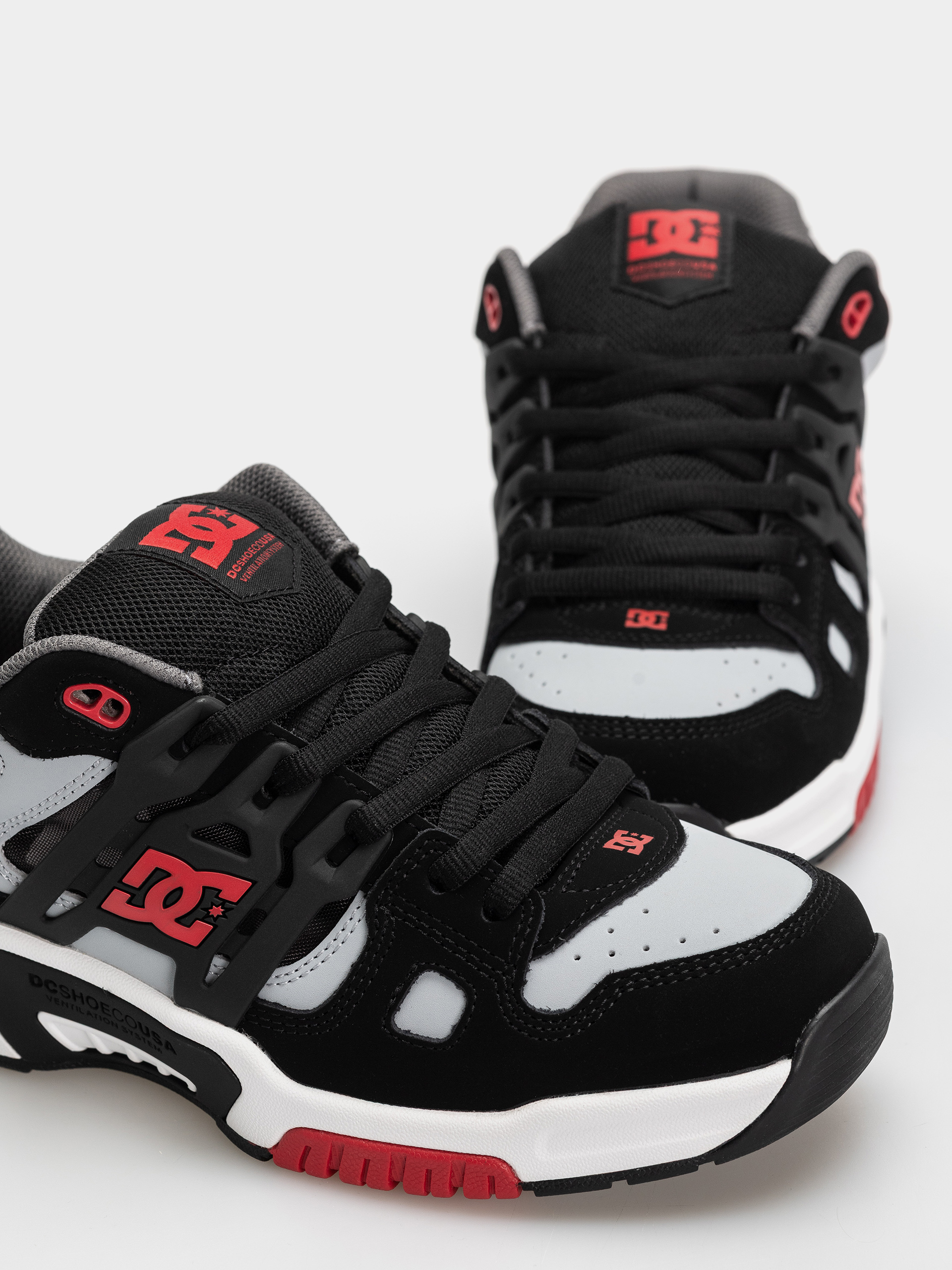 DC At 2 Shoes (black/grey/red)
