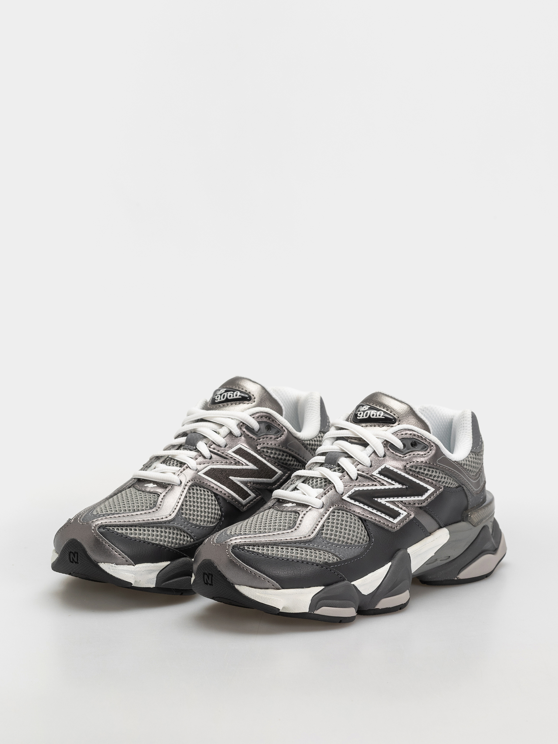 New Balance 9060 JR Shoes (magnet/faded black)