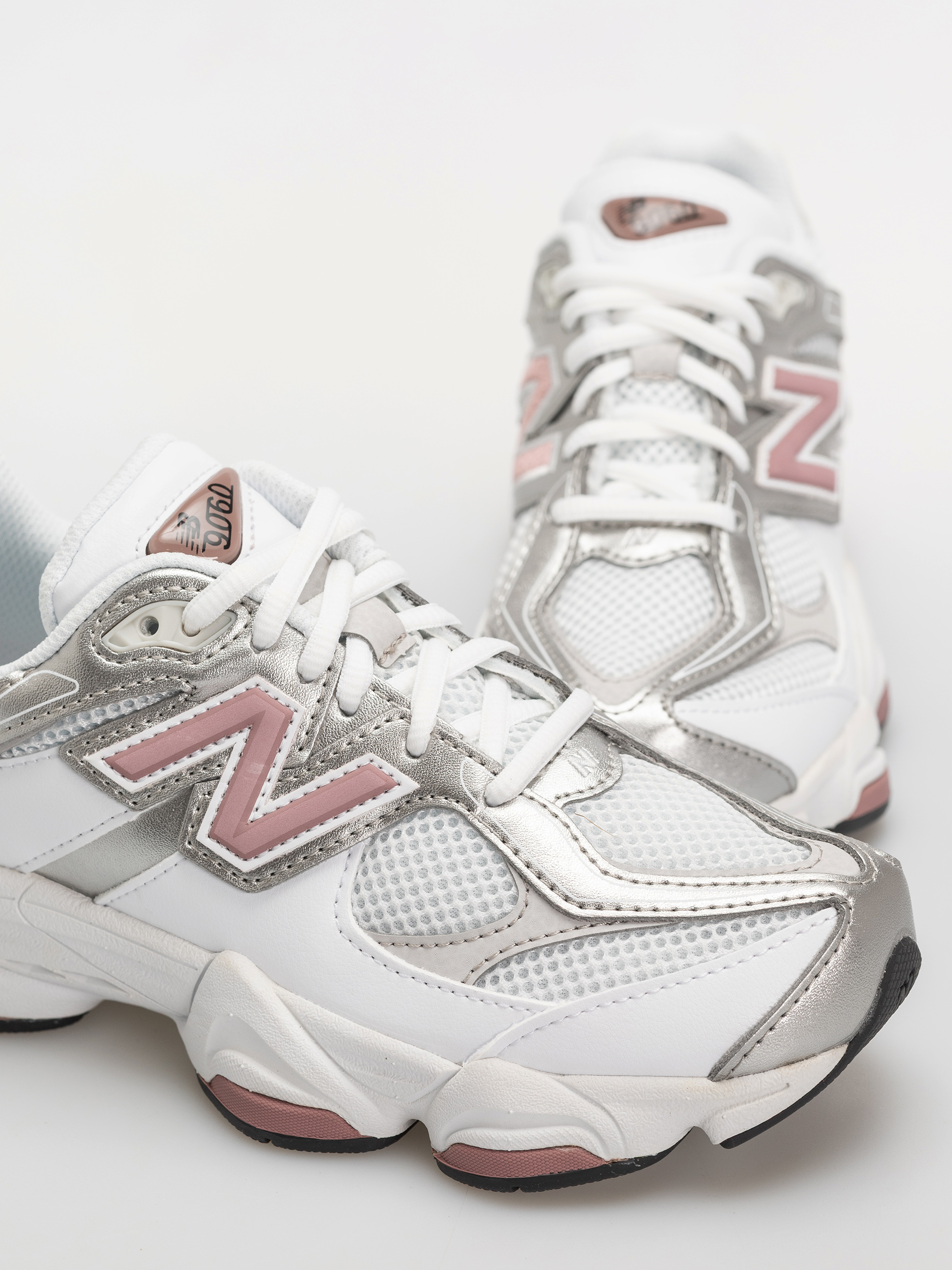New Balance 9060 JR Schuhe (103 white/rosewood)