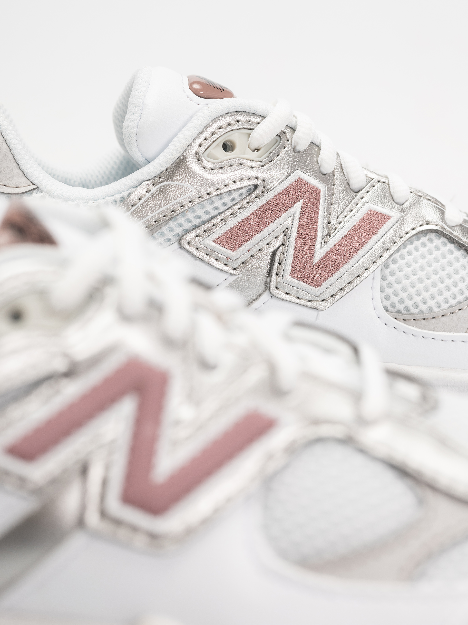 New Balance 9060 JR Schuhe (103 white/rosewood)