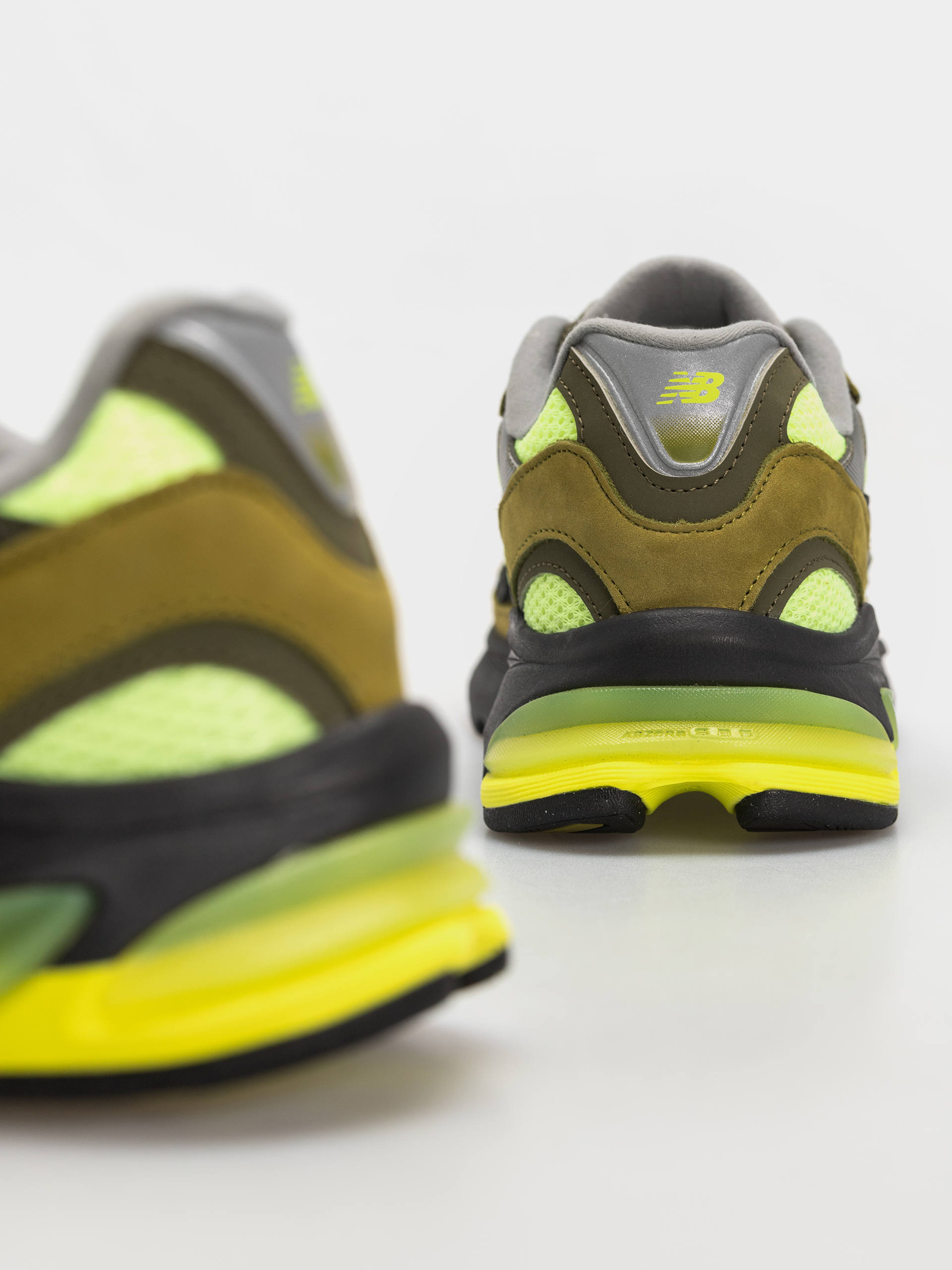 New Balance 2010 Shoes (sea moss/afterglow/alkaline green)