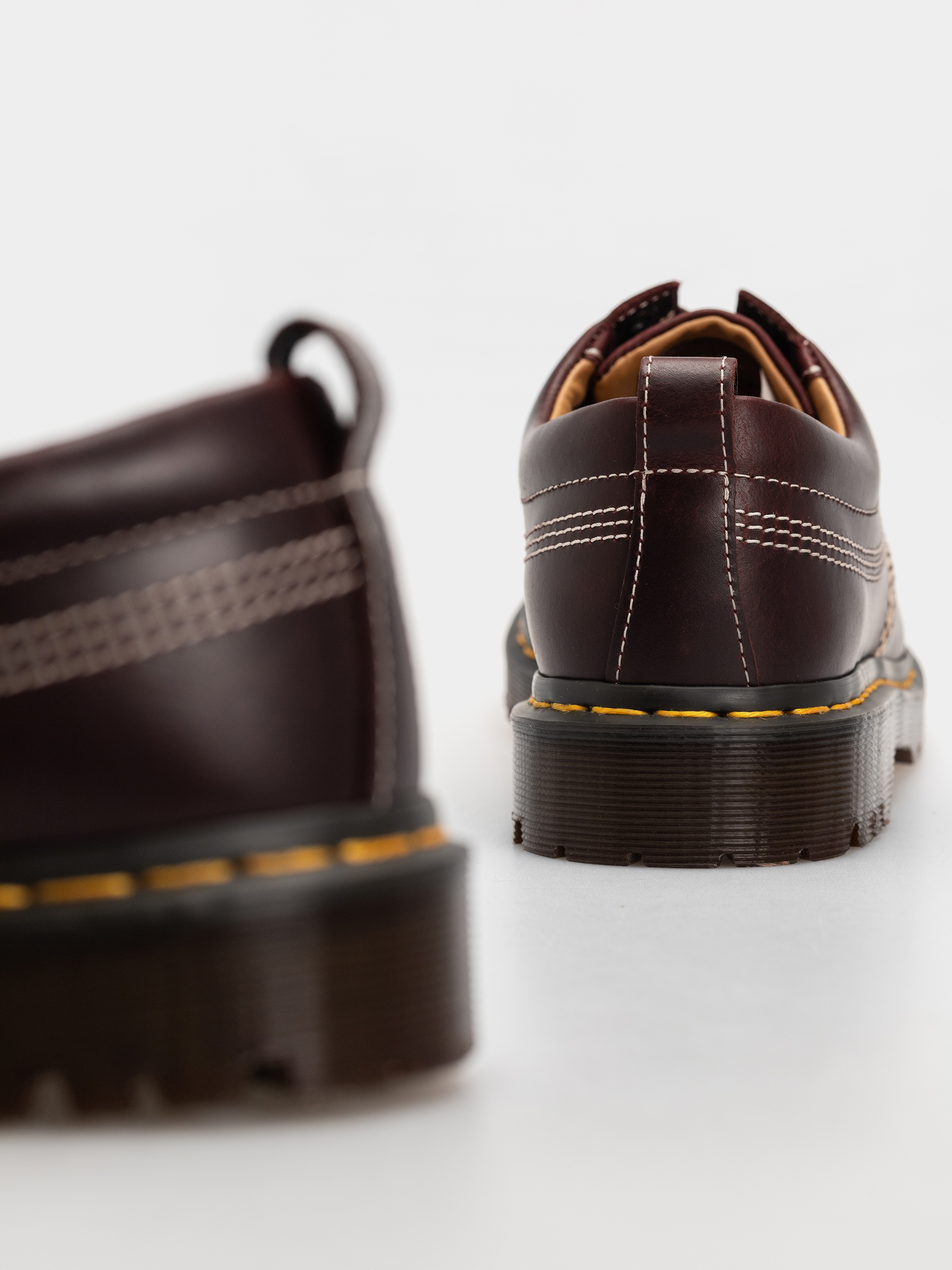 Dr. Martens Lowell Schuhe (cherry red orleans)