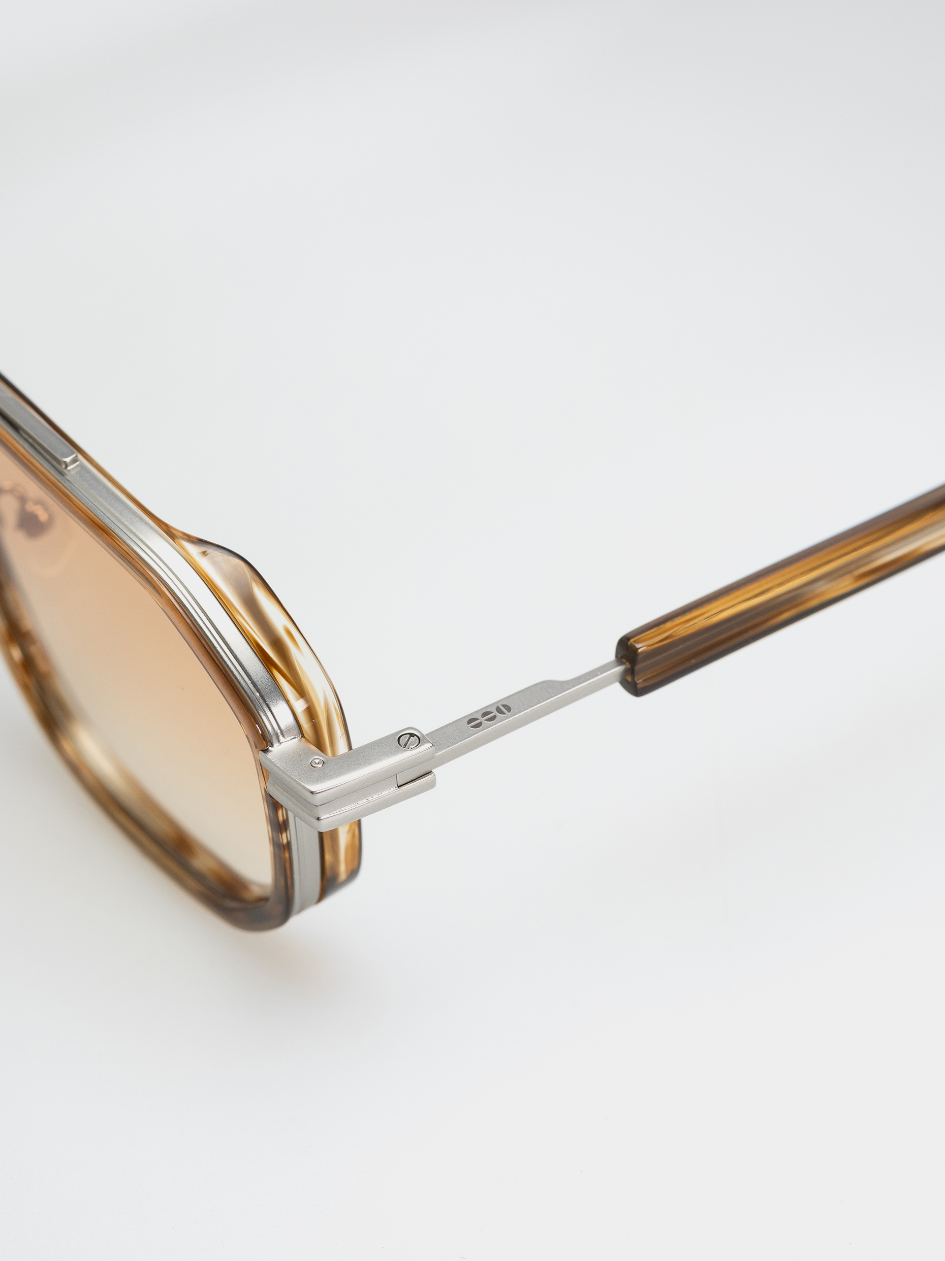 Komono Ronny Sunglasses (silver golden nectar)