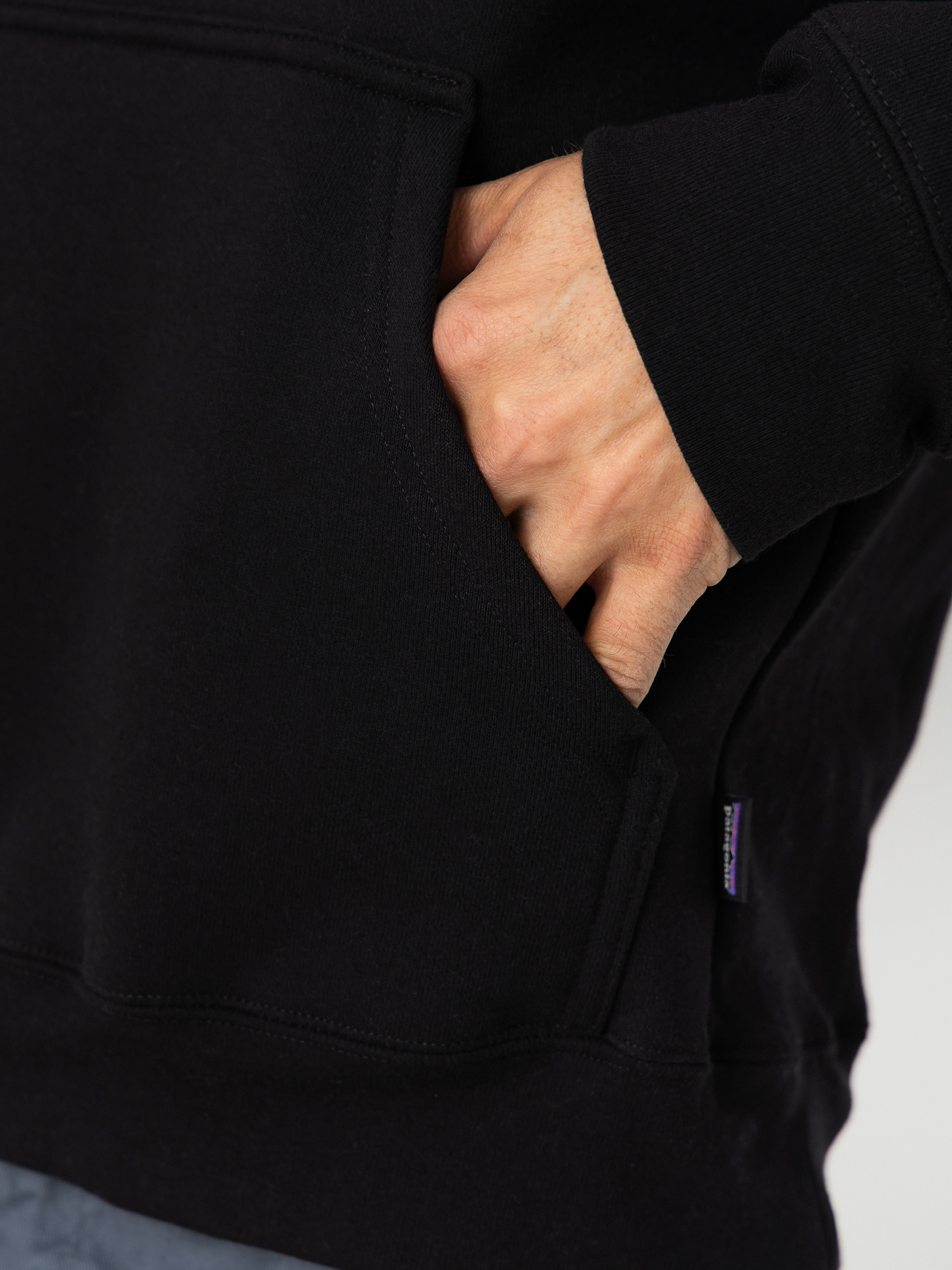 Patagonia P 6 Label Uprisal HD Hoodie (black)
