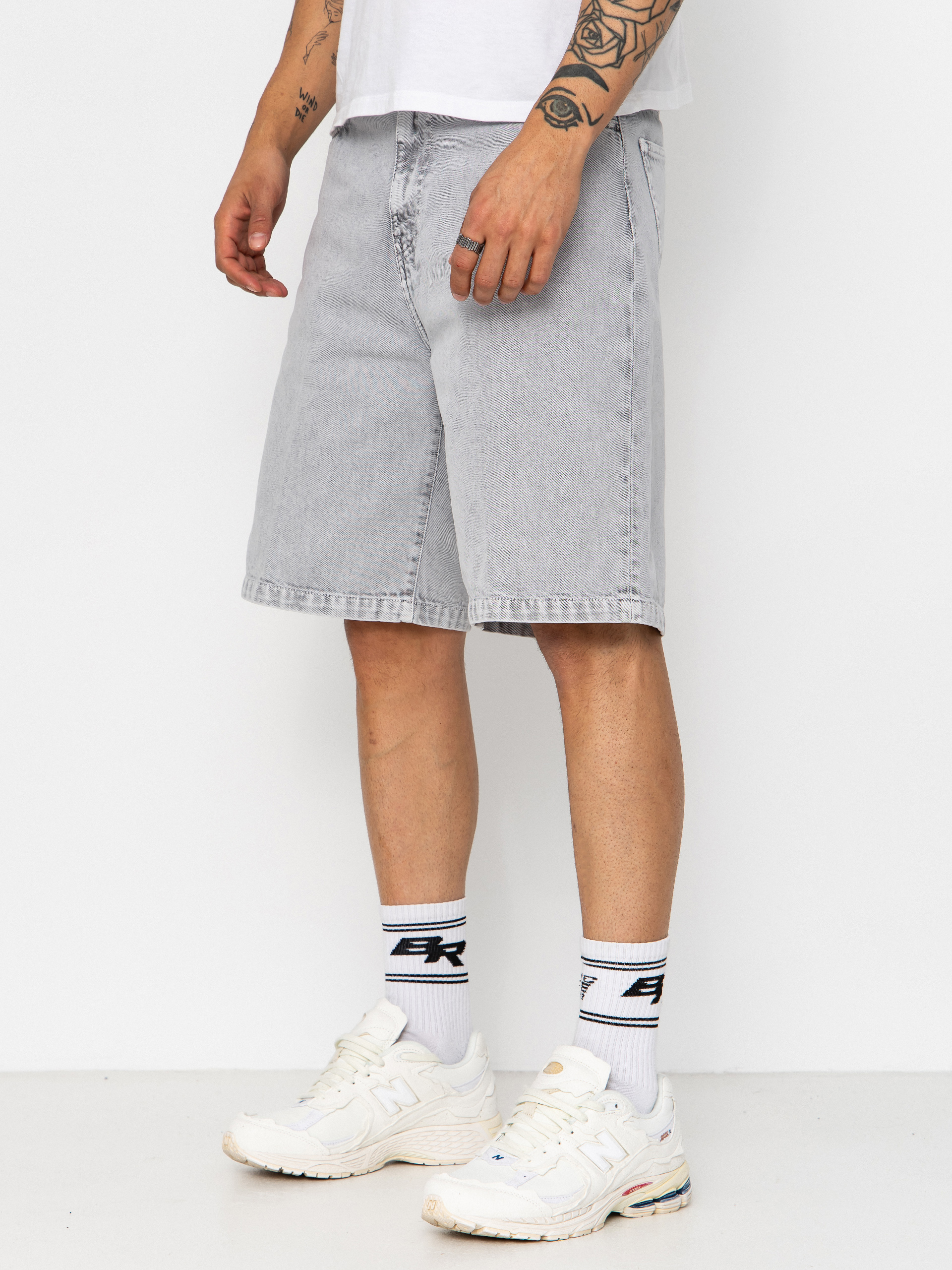Carhartt WIP Landon Shorts (black chalk wash)