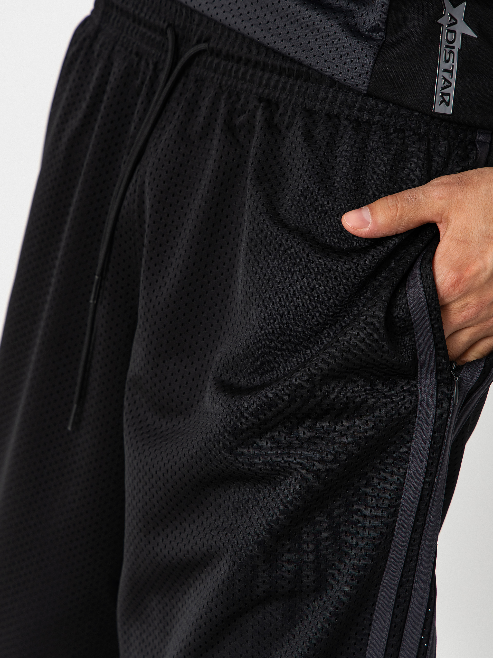 adidas Tyshawn B Shorts (black/magold/carbon)