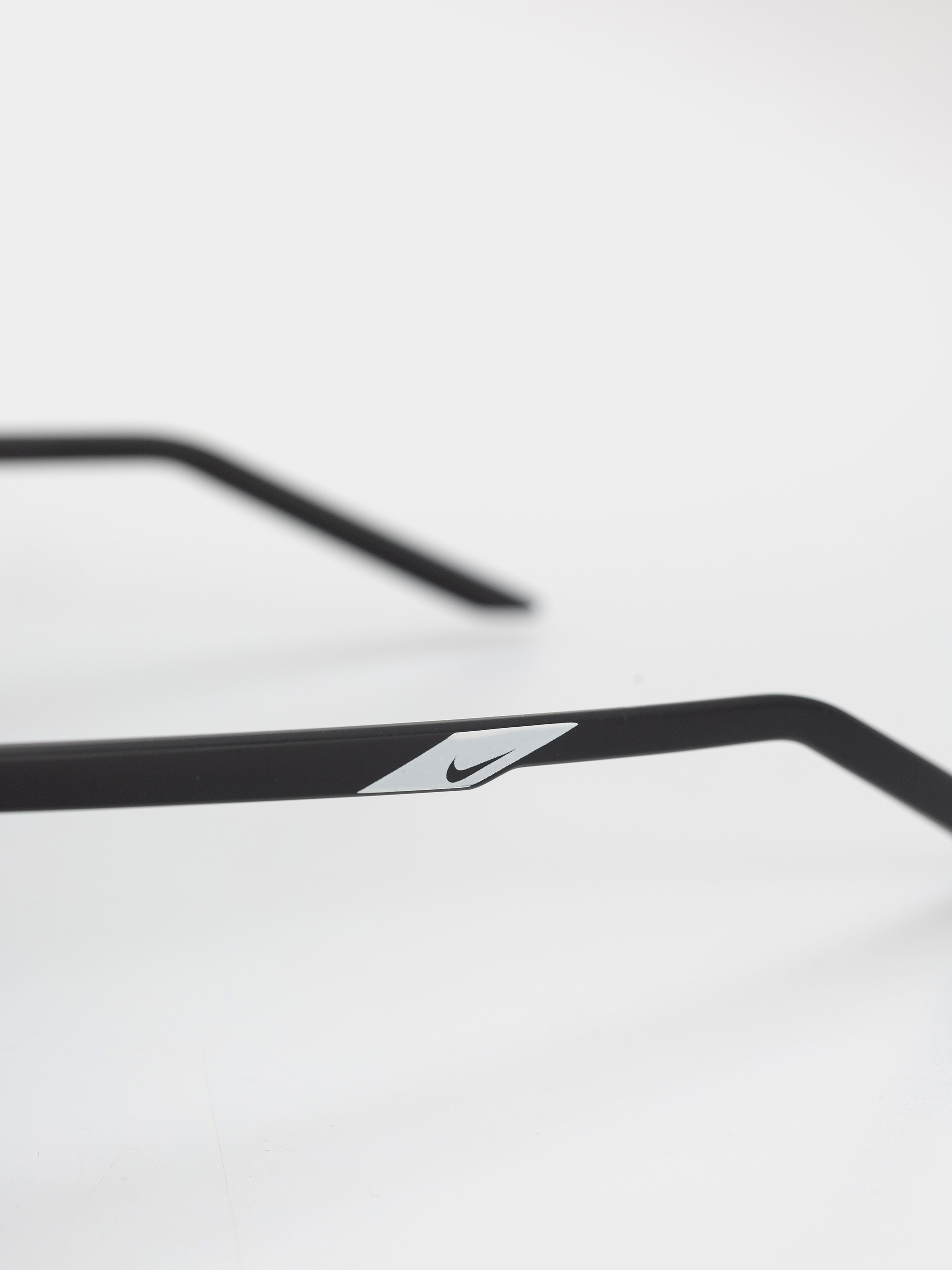 Nike SB Sonnenbrille Journey (matte black/dark grey)