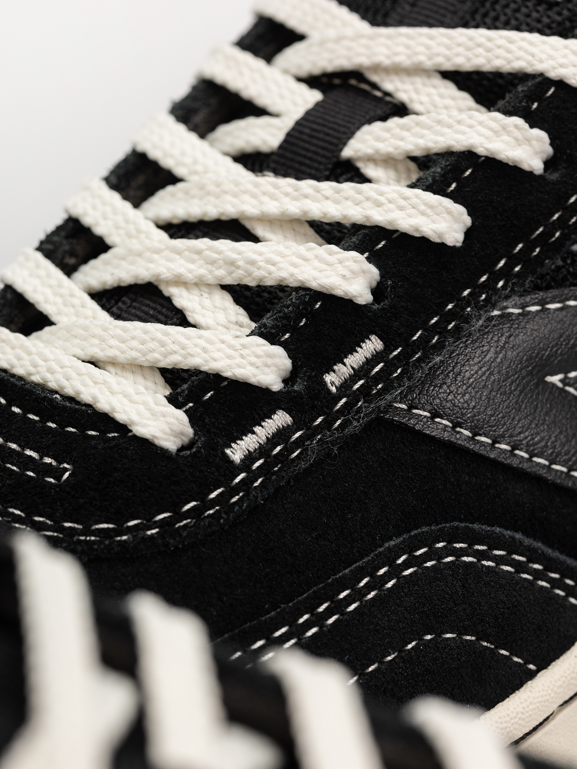 New Balance 440 Schuhe (black/sea salt)